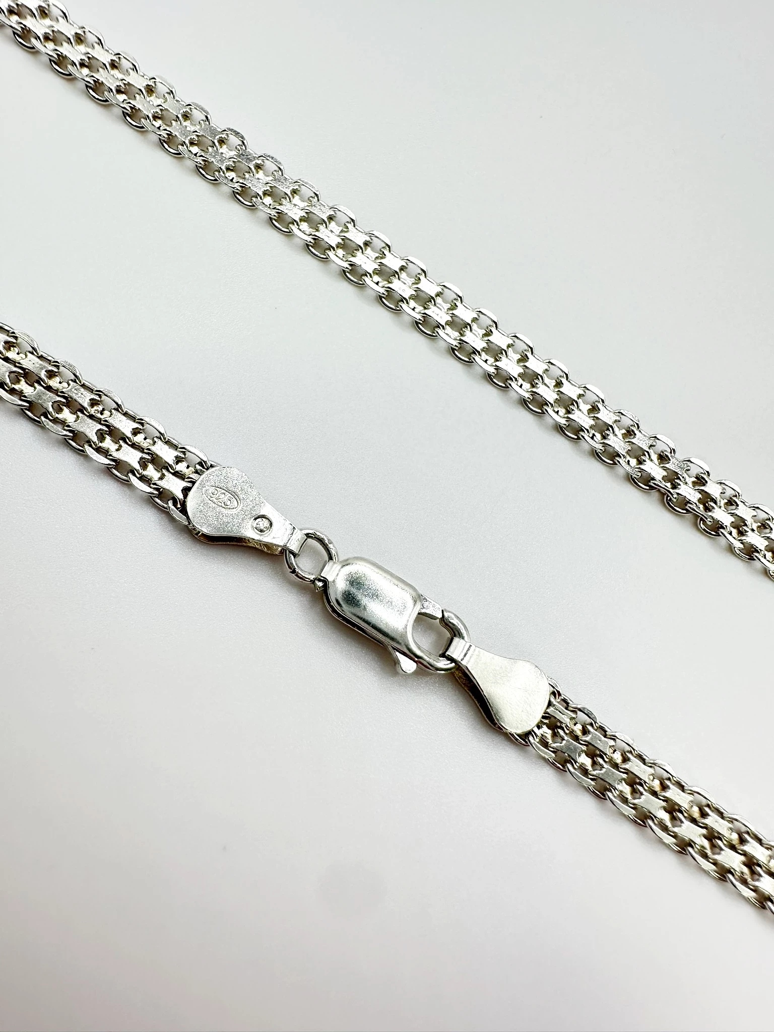 lancuszek-ze-srebra-proby-925-o-ciekawym-splocie-bismarck-tasiemka-dlugosc-calkowita-425