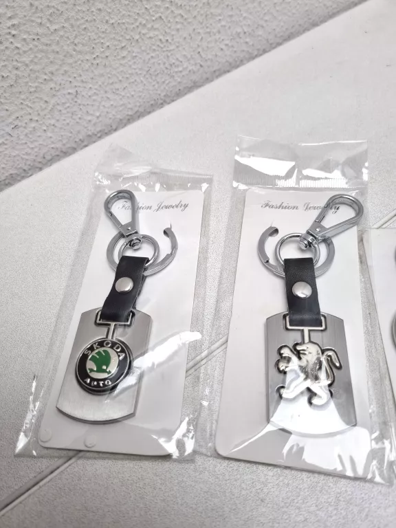 brelok-z-logiemmarka-samochodu-stan-11323-2