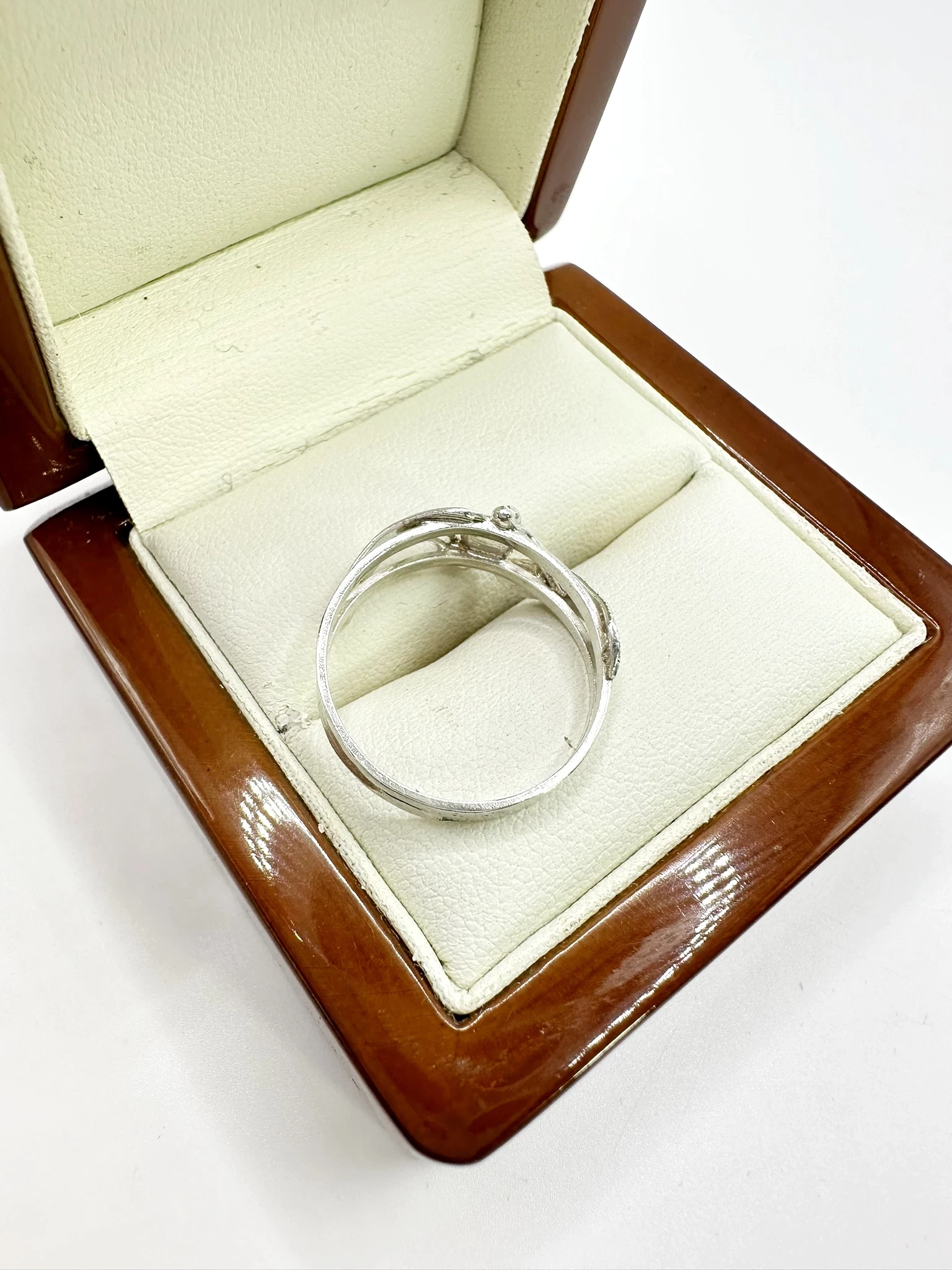 uroczy-damski-pierscionek-ze-srebra-proby-925-listki-r17-rozmiarsrednica-wew-mm-372-17