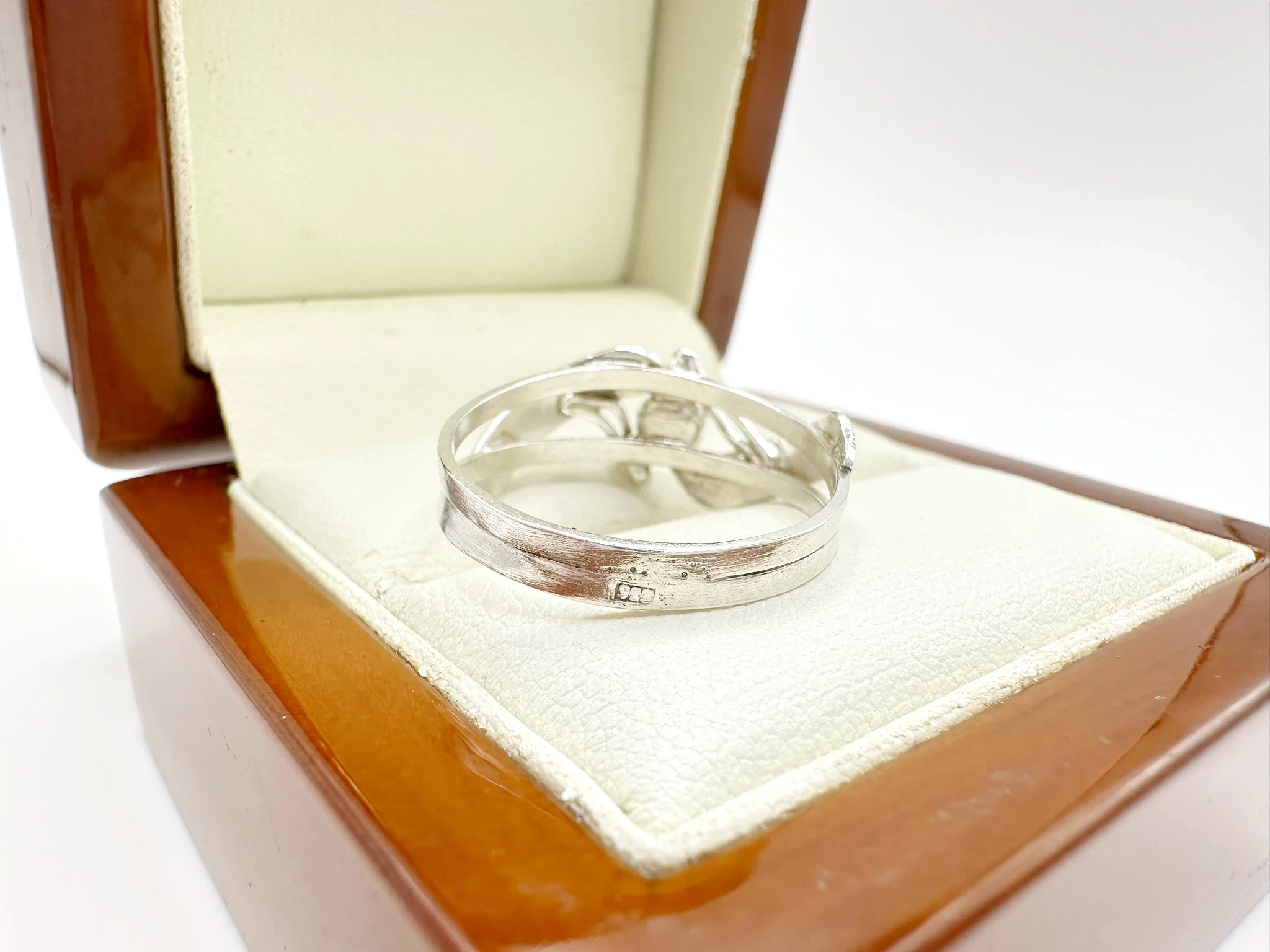 uroczy-damski-pierscionek-ze-srebra-proby-925-listki-r17-kamien-17088-524288