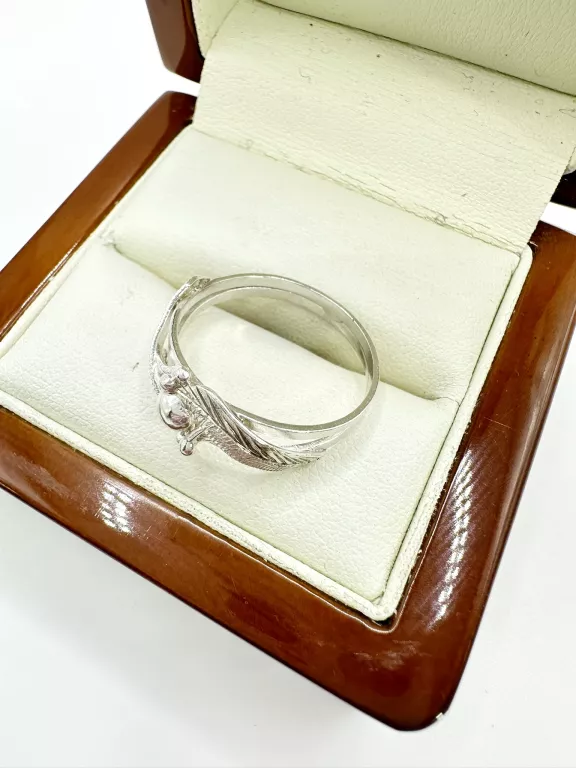 uroczy-damski-pierscionek-ze-srebra-proby-925-listki-r17-stan-11323-2