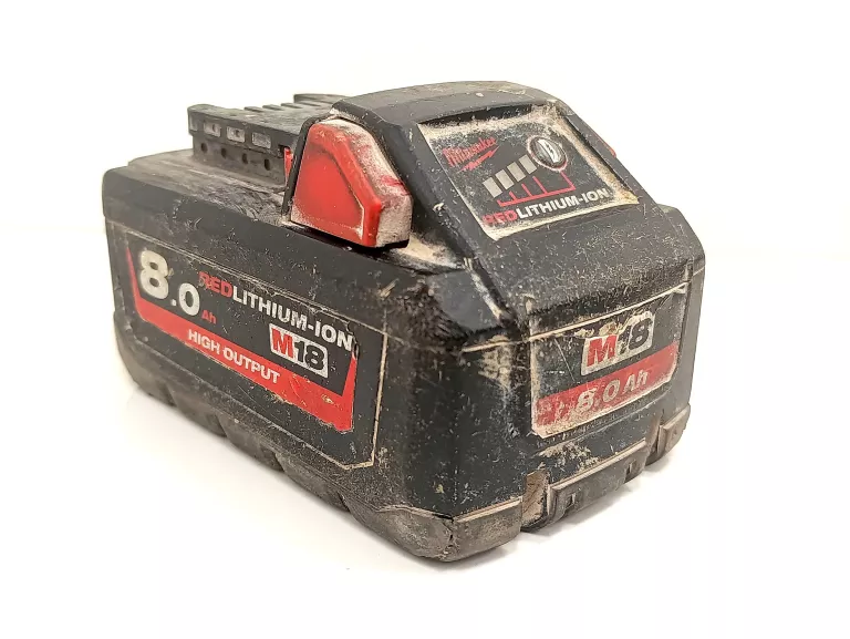 akumulator-milwaukee-80-ah-pojemnosc-akumulatora-800