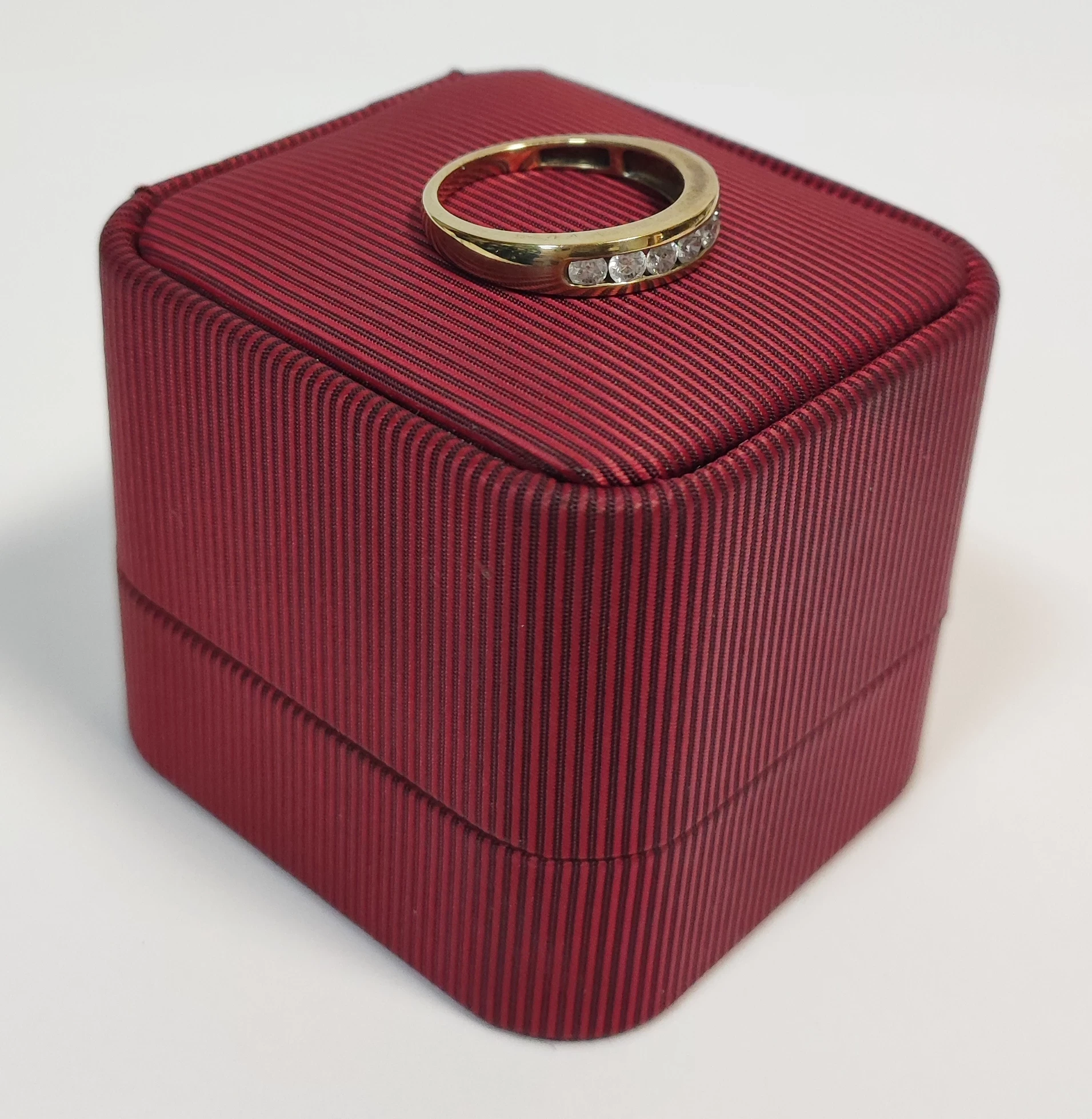 zloty-pierscionek-z-brylantami-375-ean-gtin-5905868200416