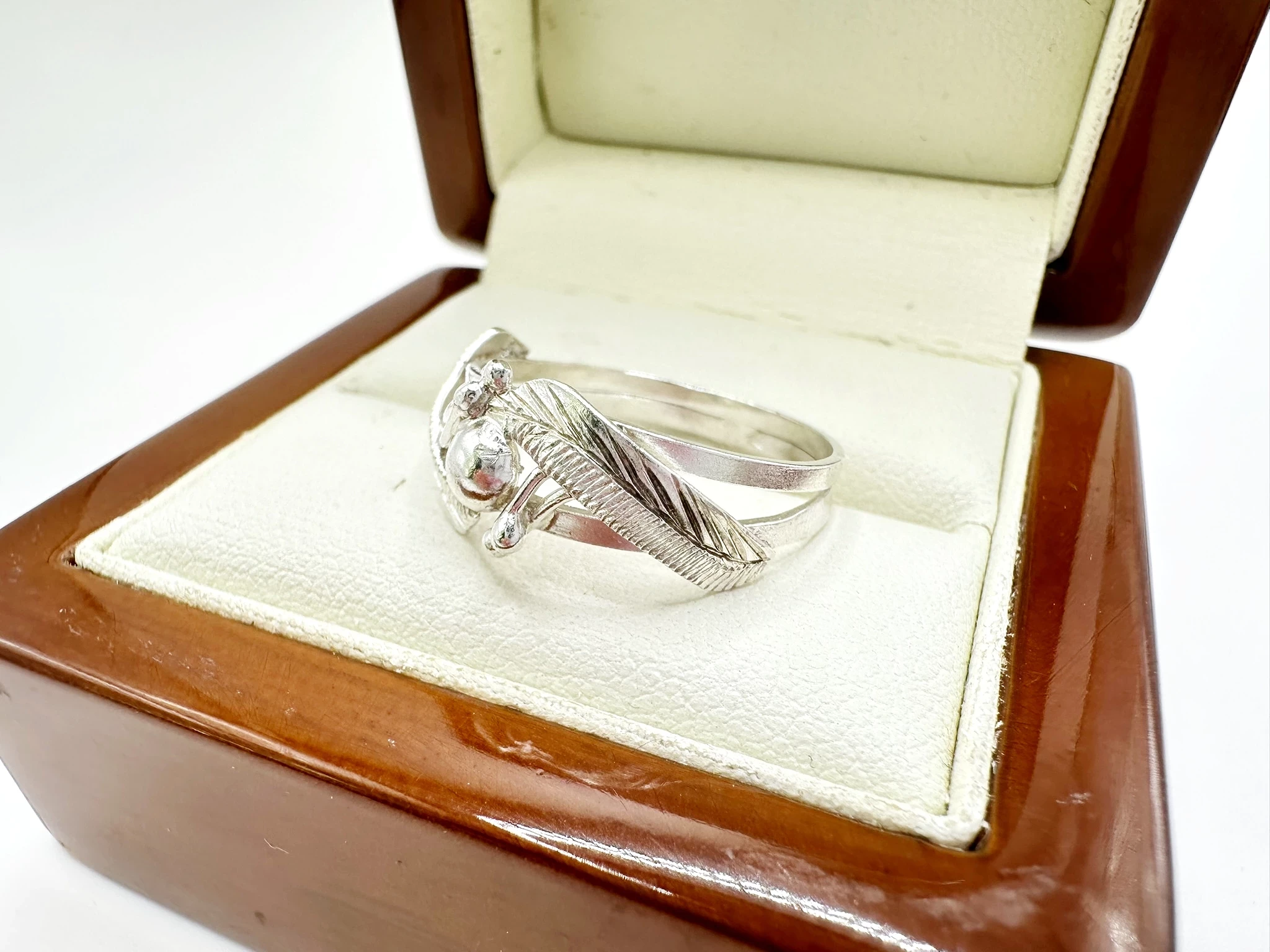 uroczy-damski-pierscionek-ze-srebra-proby-925-listki-r17-rodzaj-2205-16