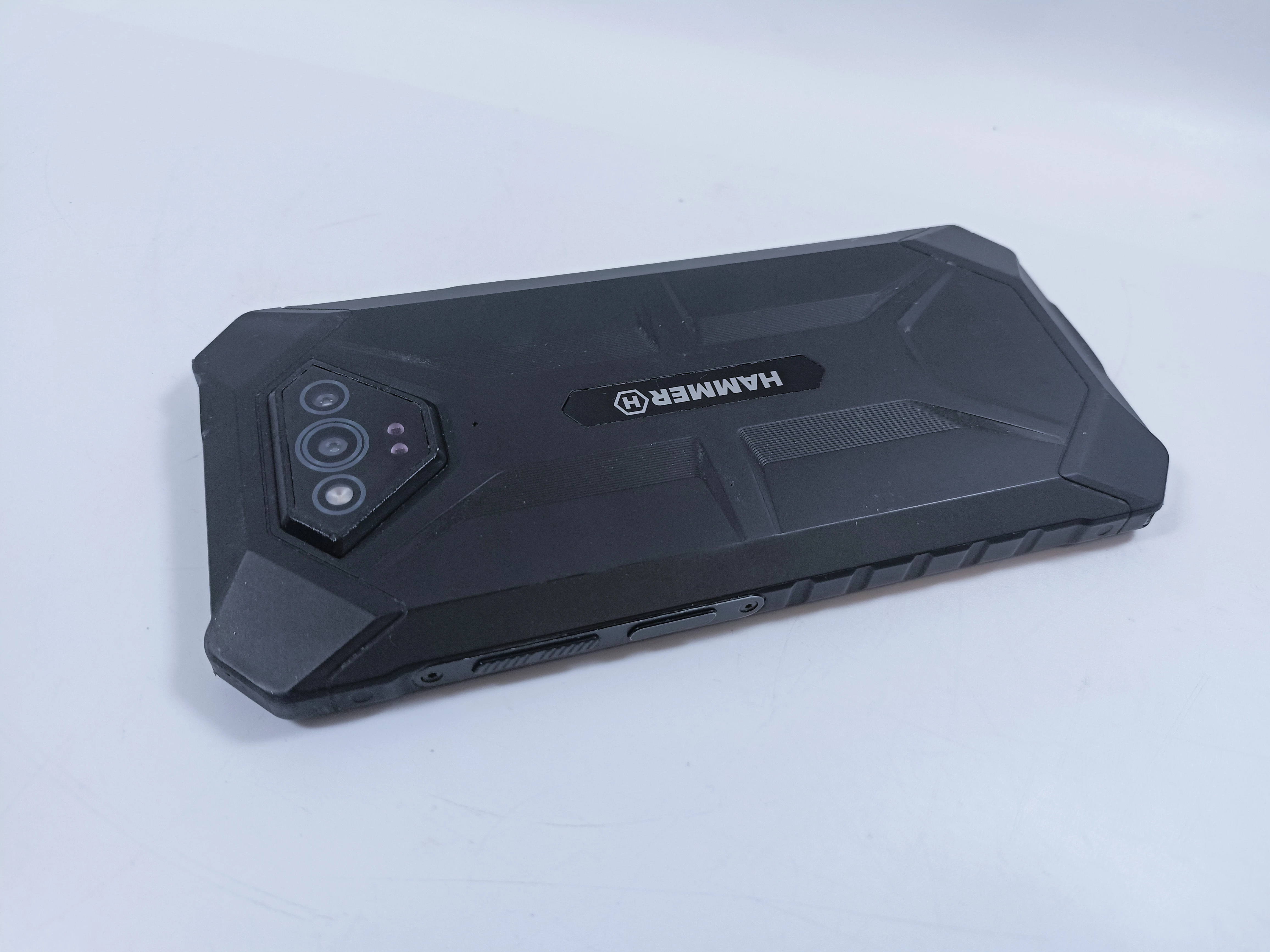 telefon-mypphone-hammer-iron-5-stan-11323-2