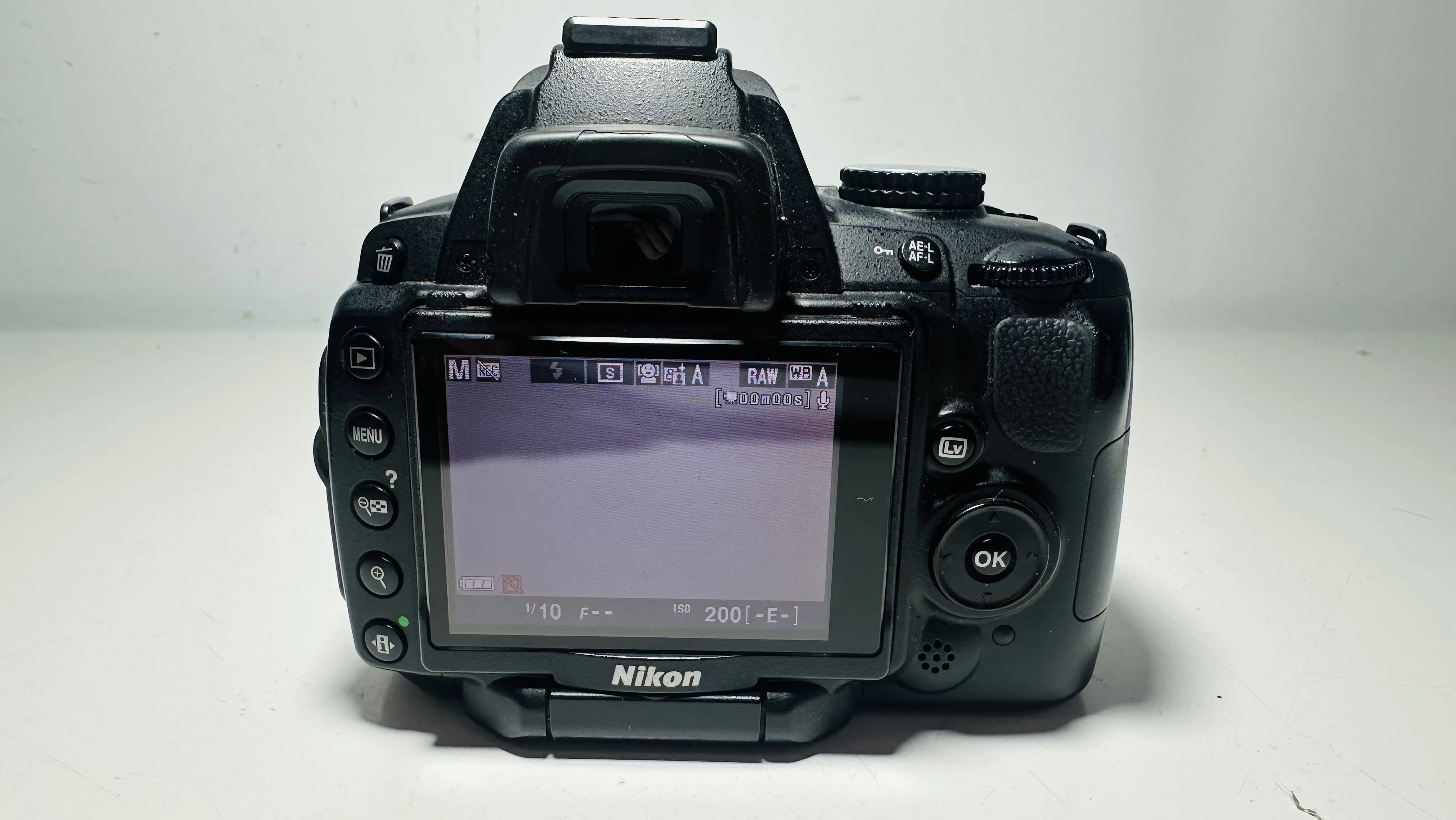 aparat-nikon-d5000-akcesoria-z-futeralem-w-zestawie-814-2