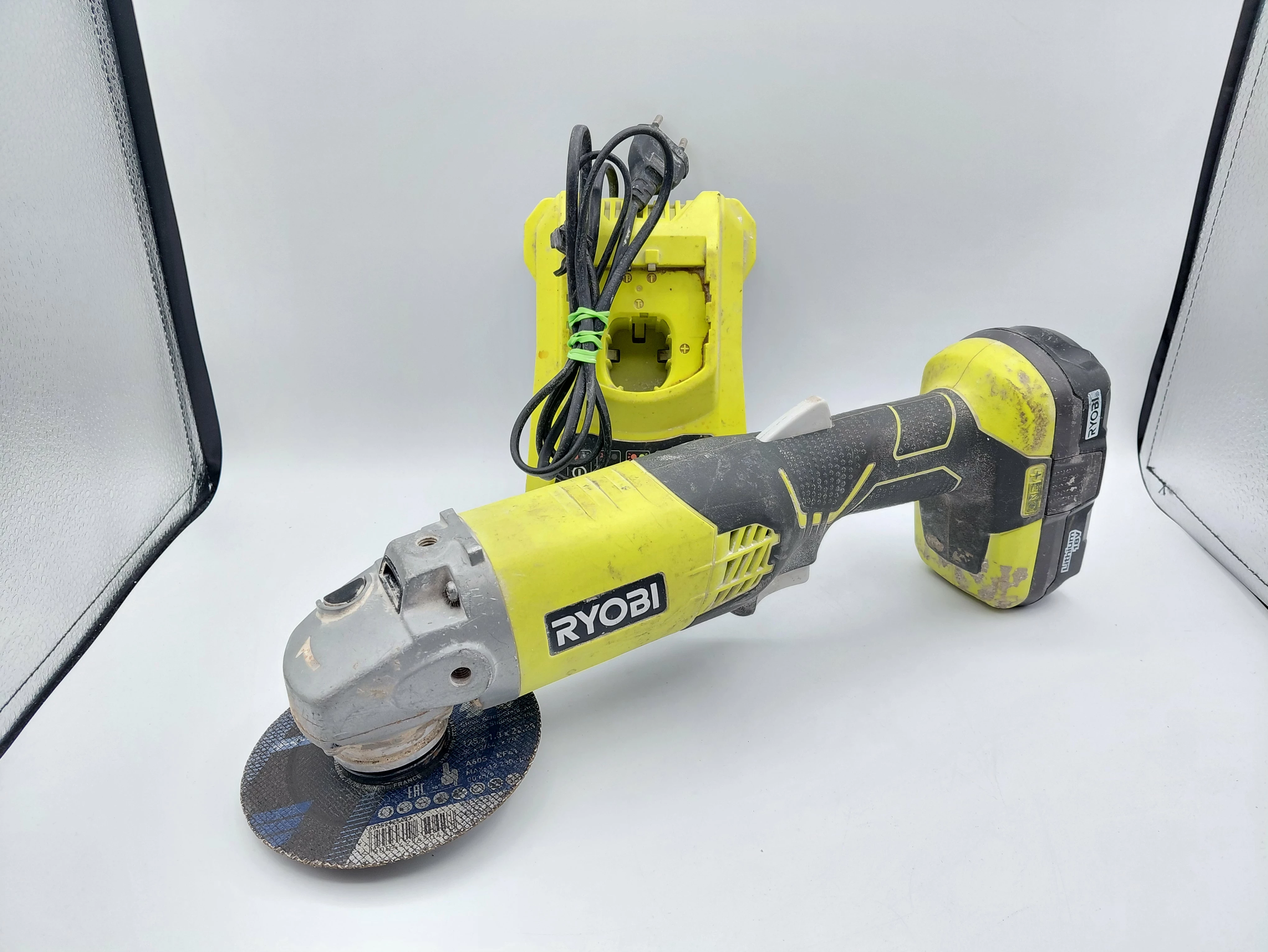 ryobi-szlifierka-katowa-115mm-akumulator-12ah-ladowarka15a-osiedle-czecha-96-poznan