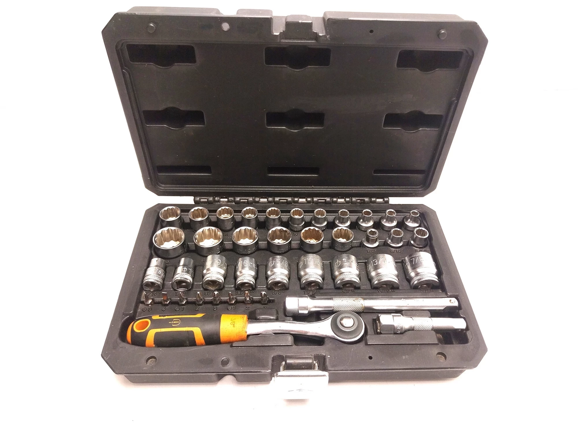 zestaw-kluczy-nasadowych-magnusson-38-40-szt-walizka-partyzantow-39-zamosc