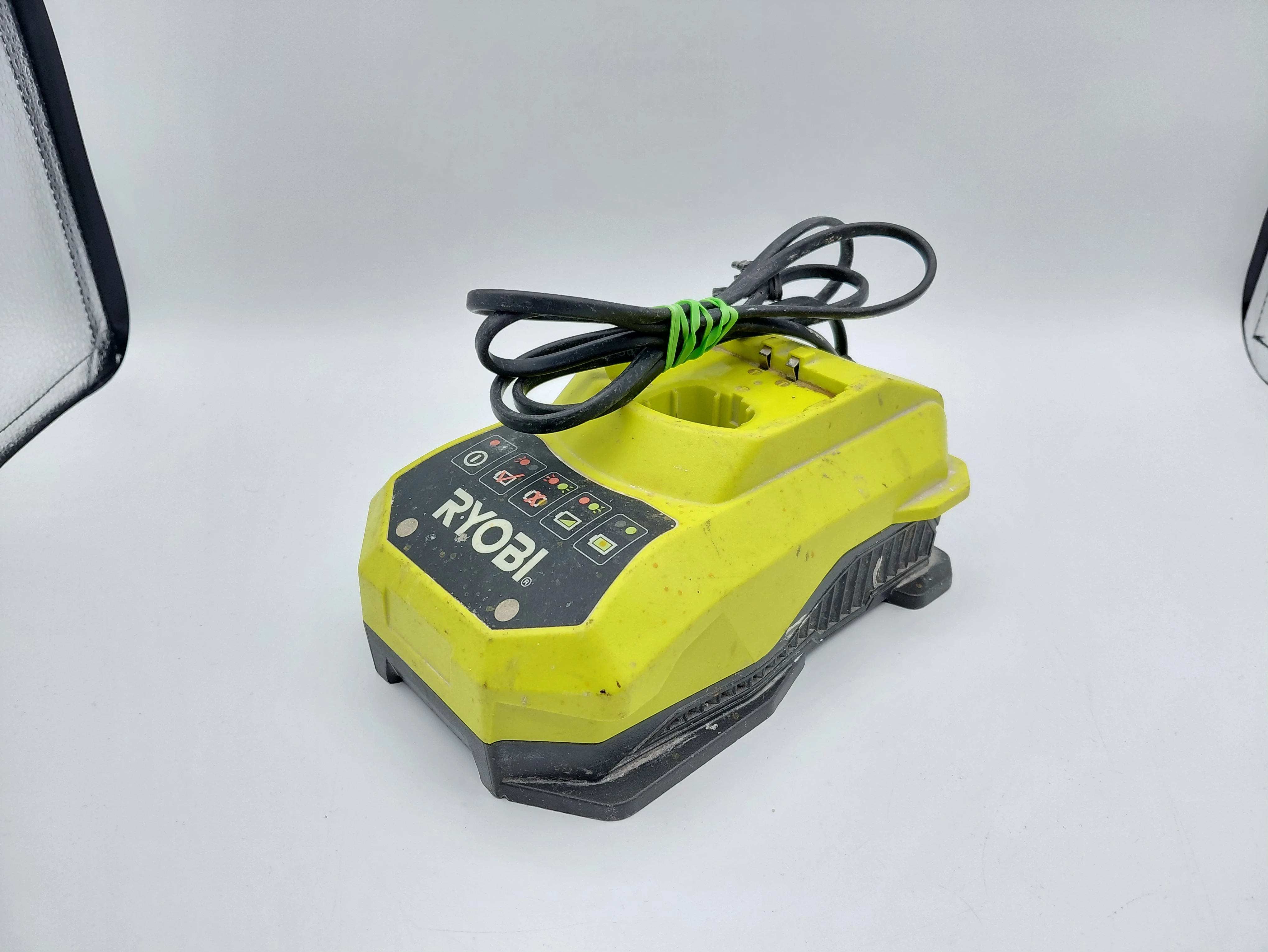 ryobi-szlifierka-katowa-115mm-akumulator-12ah-ladowarka15a-stan-11323-2