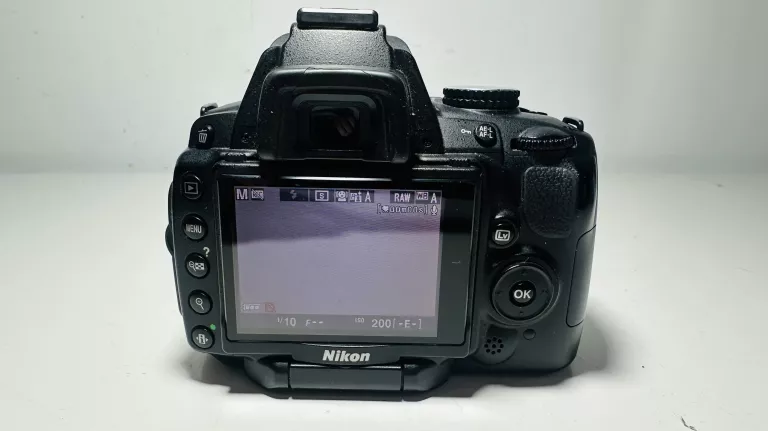 aparat-nikon-d5000-akcesoria-z-futeralem-w-zestawie-814-2