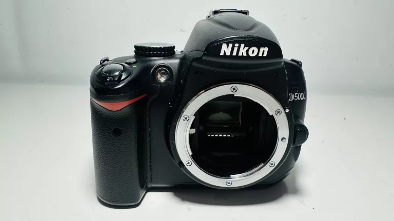 aparat-nikon-d5000-akcesoria-z-futeralem-ean-gtin-4019518025869