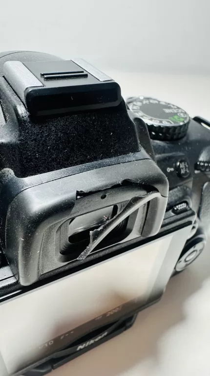 aparat-nikon-d5000-akcesoria-z-futeralem-kod-producenta-nikon-d5000