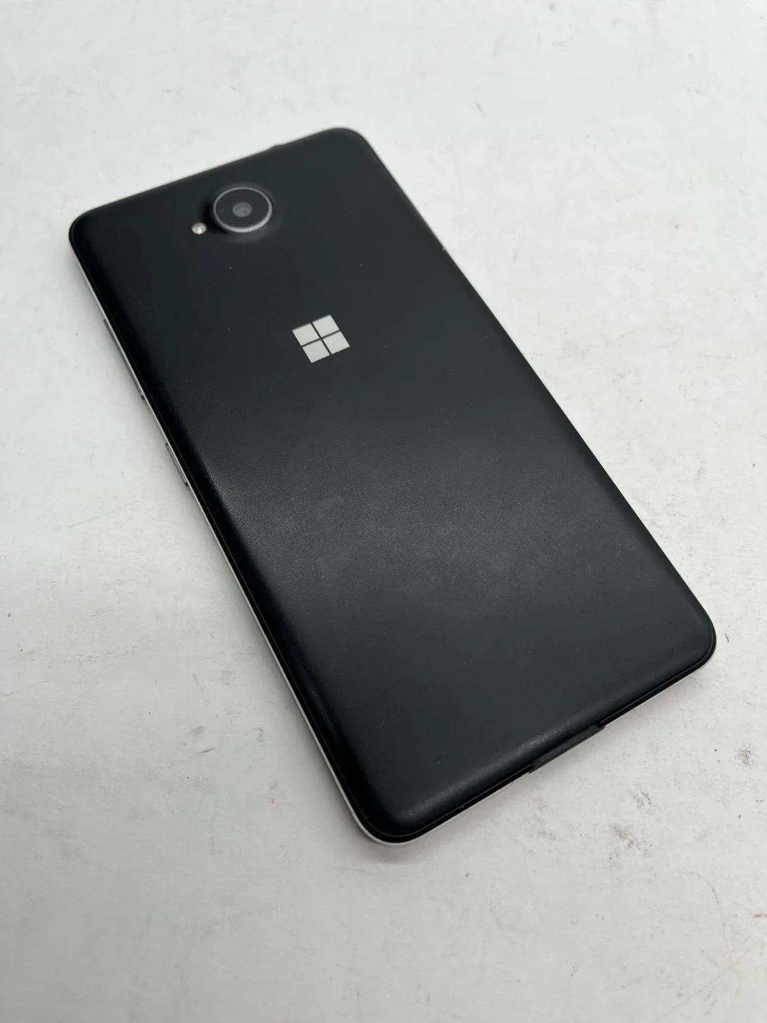telefon-microsoft-lumia-650-161gb-stan-11323-2