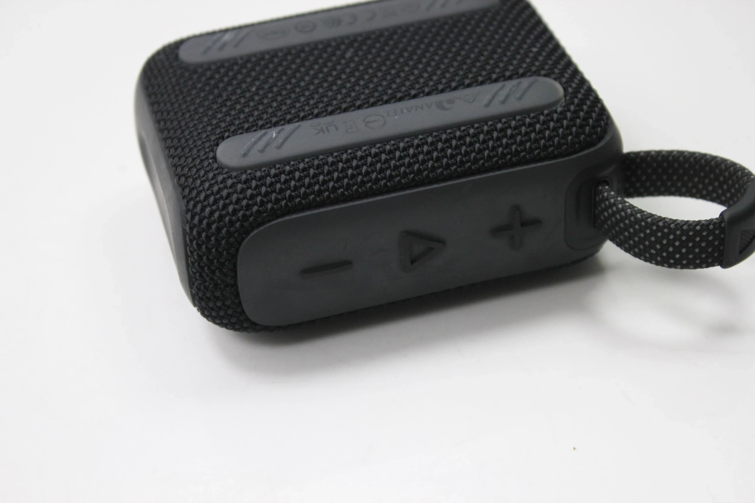 glosnik-jbl-go-4-funkcje-221089-4