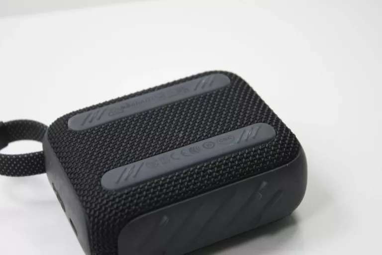 glosnik-jbl-go-4-moc-420