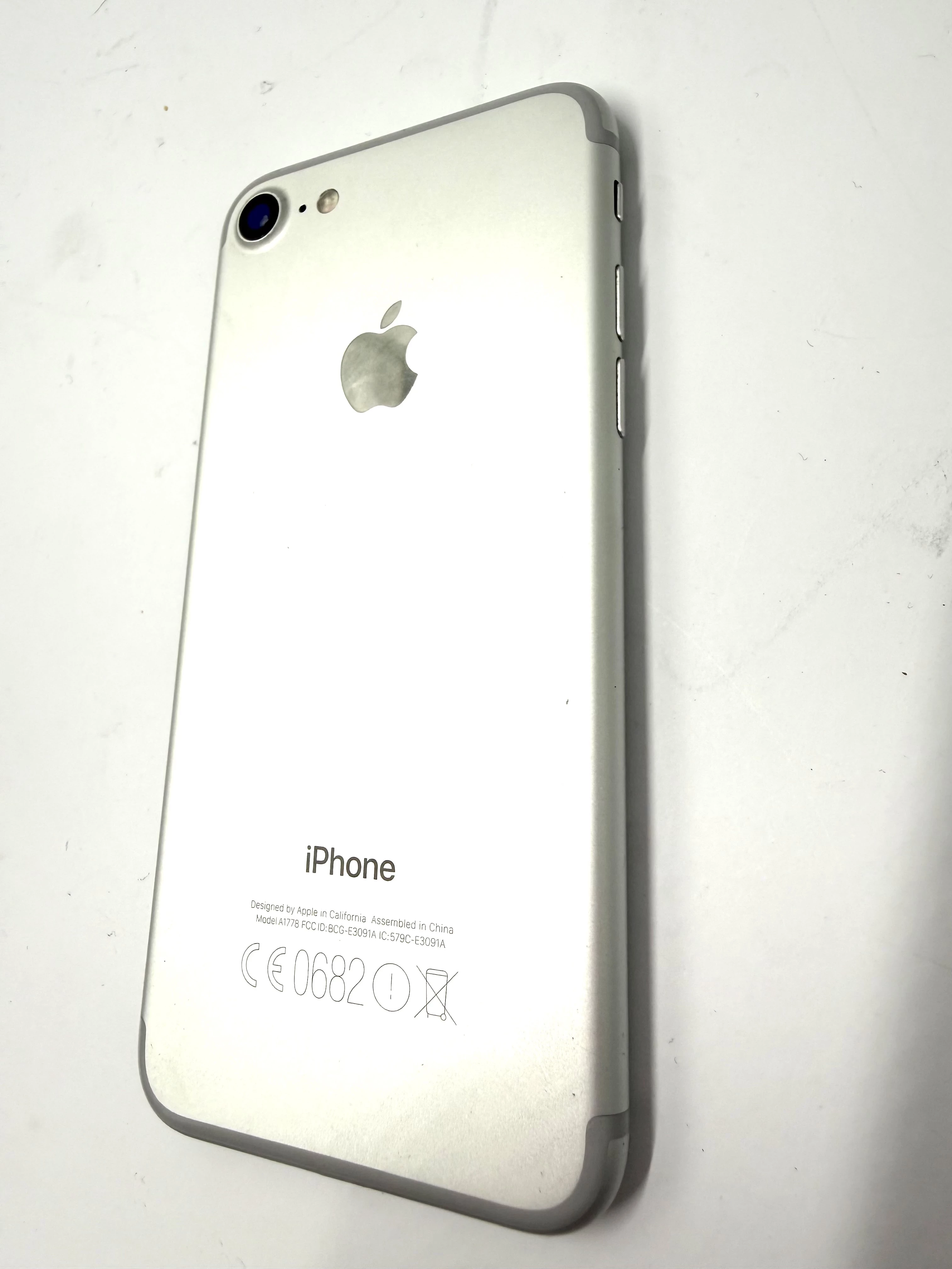 telefon-apple-iphone-7-stan-11323-2