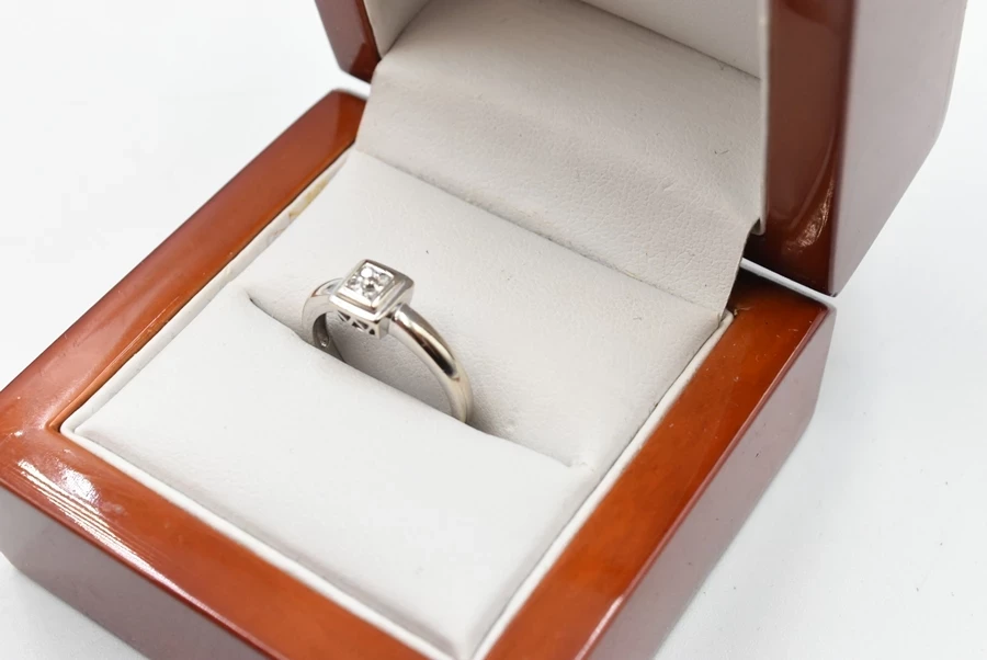 zloty-pierscionek-z-diamentami-250gpr585r9-targowa-72-warszawa