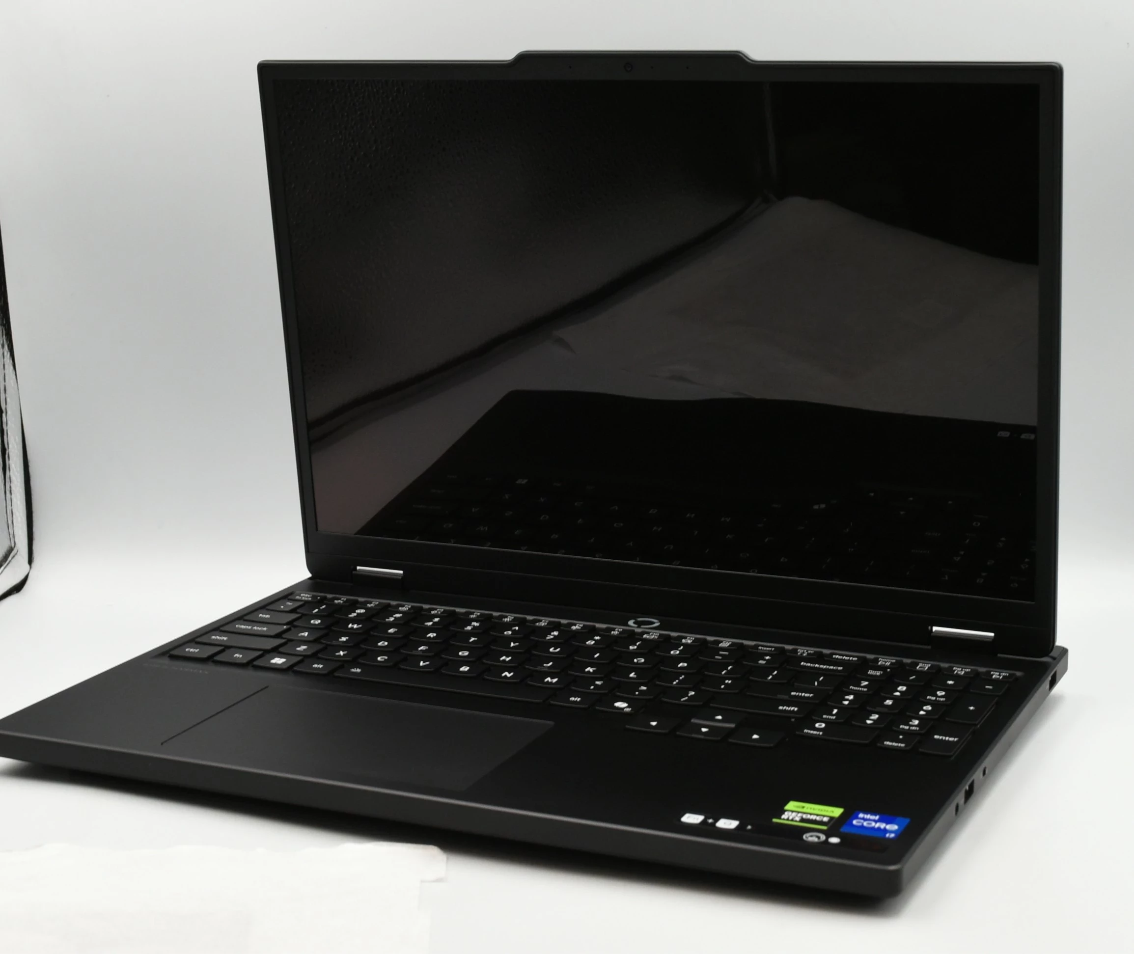 lenovo-legion-5-15irx10-i7-13650hx-151-oled-165hz-16gb-512ssd-rtx5060-w1-przekatna-ekranu-1510