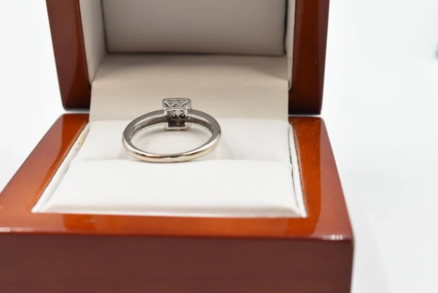 zloty-pierscionek-z-diamentami-250gpr585r9-stan-11323-2