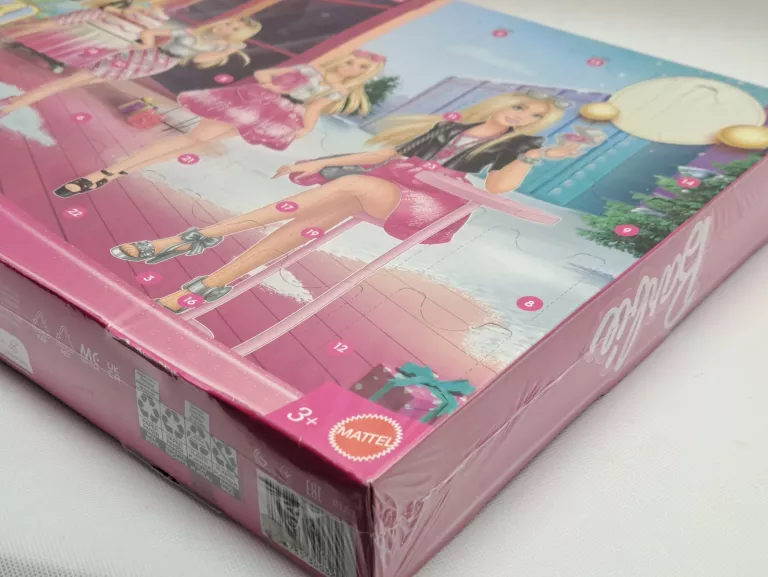 kalendarz-adwentowy-barbie-lalka-ubrania-akcesoria-minimalny-wiek-dziecka-250062-1794308