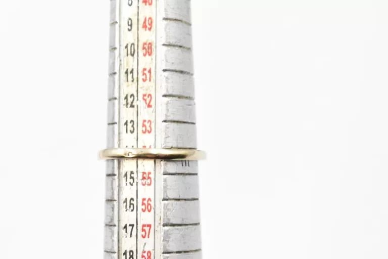 zloty-pierscionek-z-diamentem-223g-pr750r14-material-15835-2