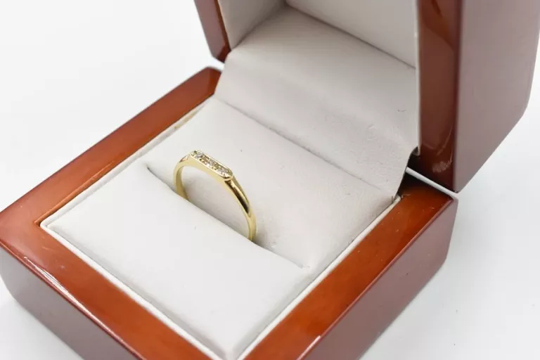 zloty-pierscionek-z-diamentami-137gpr585r13-targowa-72-warszawa