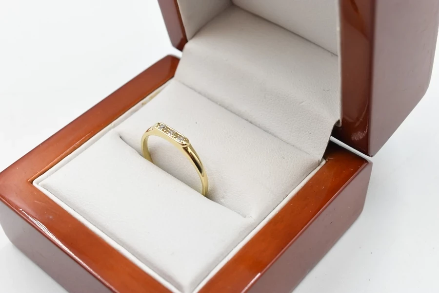 zloty-pierscionek-z-diamentami-137gpr585r13-targowa-72-warszawa