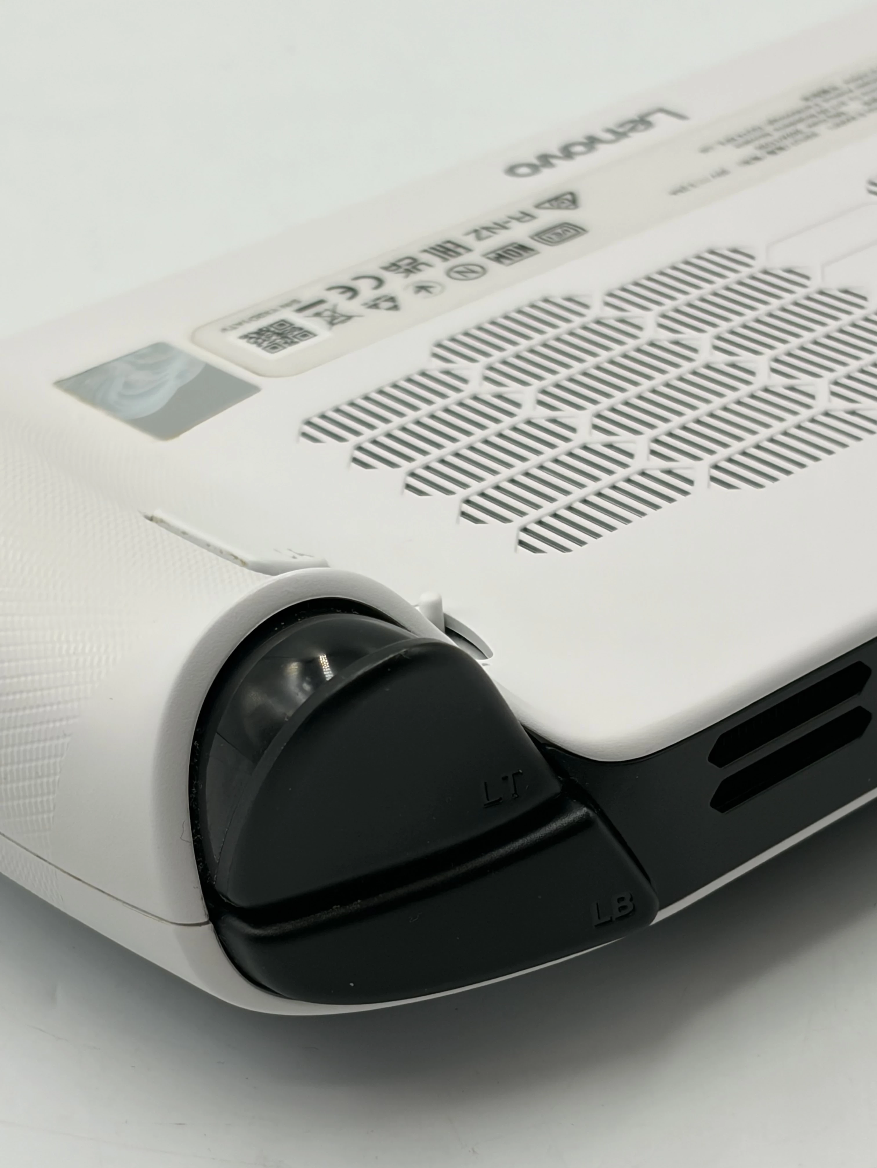 konsola-przenosna-lenovo-legion-go-s16-gb512-gbamd-ryzen-z2-go-zlacza-205990-2