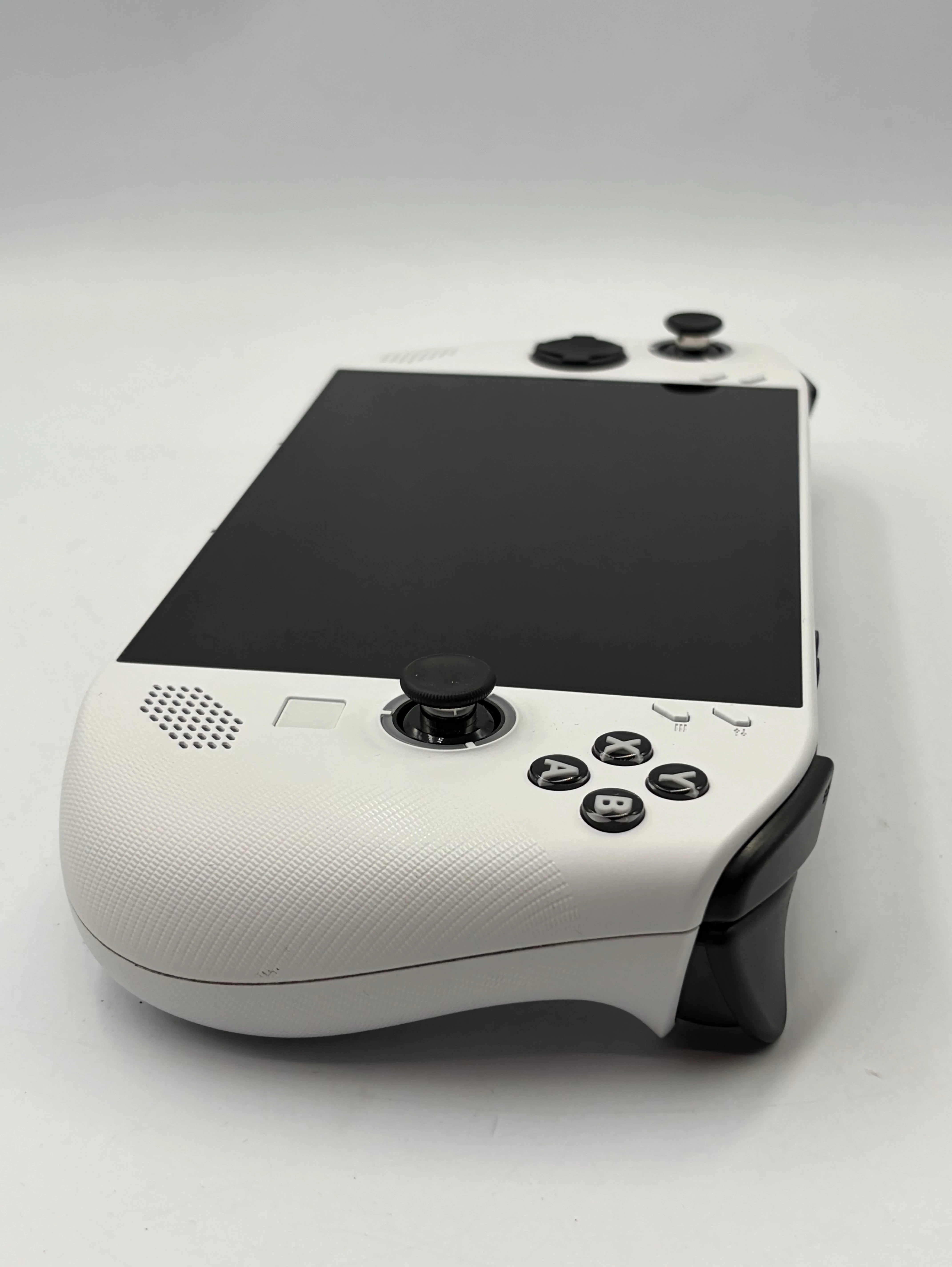 konsola-przenosna-lenovo-legion-go-s16-gb512-gbamd-ryzen-z2-go-stan-11323-2