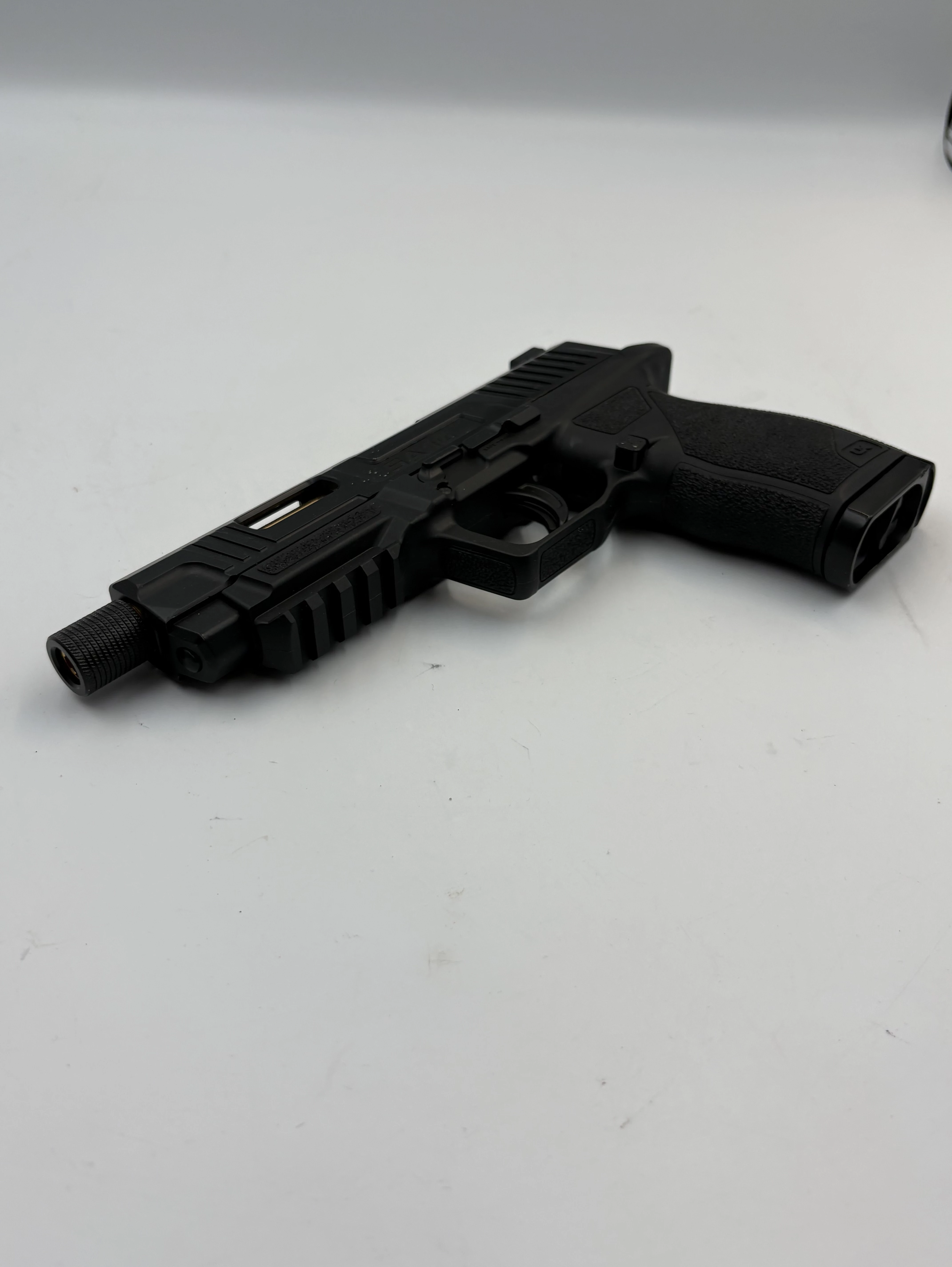 umarex-sa10-pistolet-na-sprezone-powietrze-co2-z-kulkami-stan-11323-2