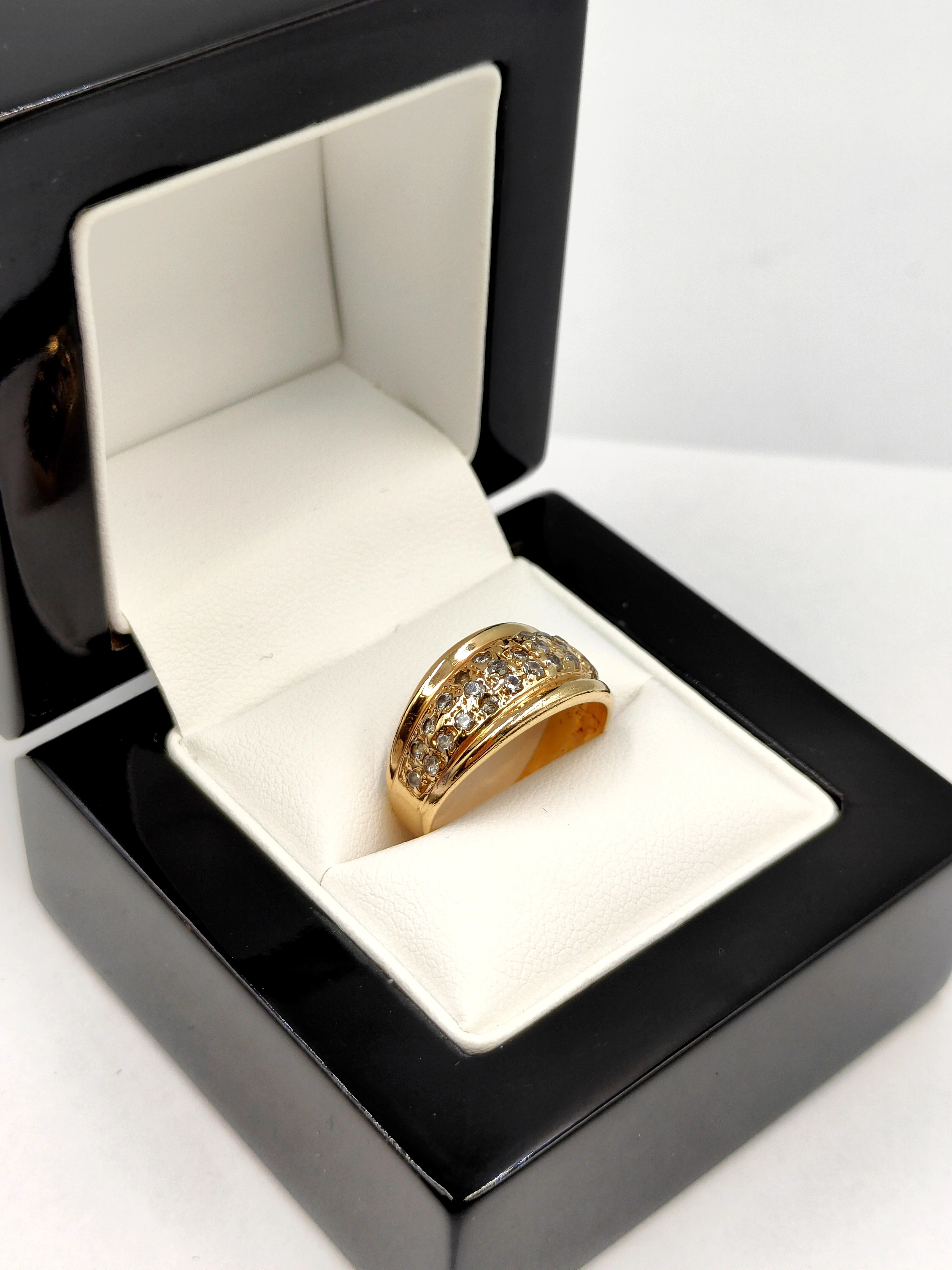 zloty-pierscionek-z-ozdobnymi-cyrkoniami-14k-585-r-17-486-g-material-15835-2