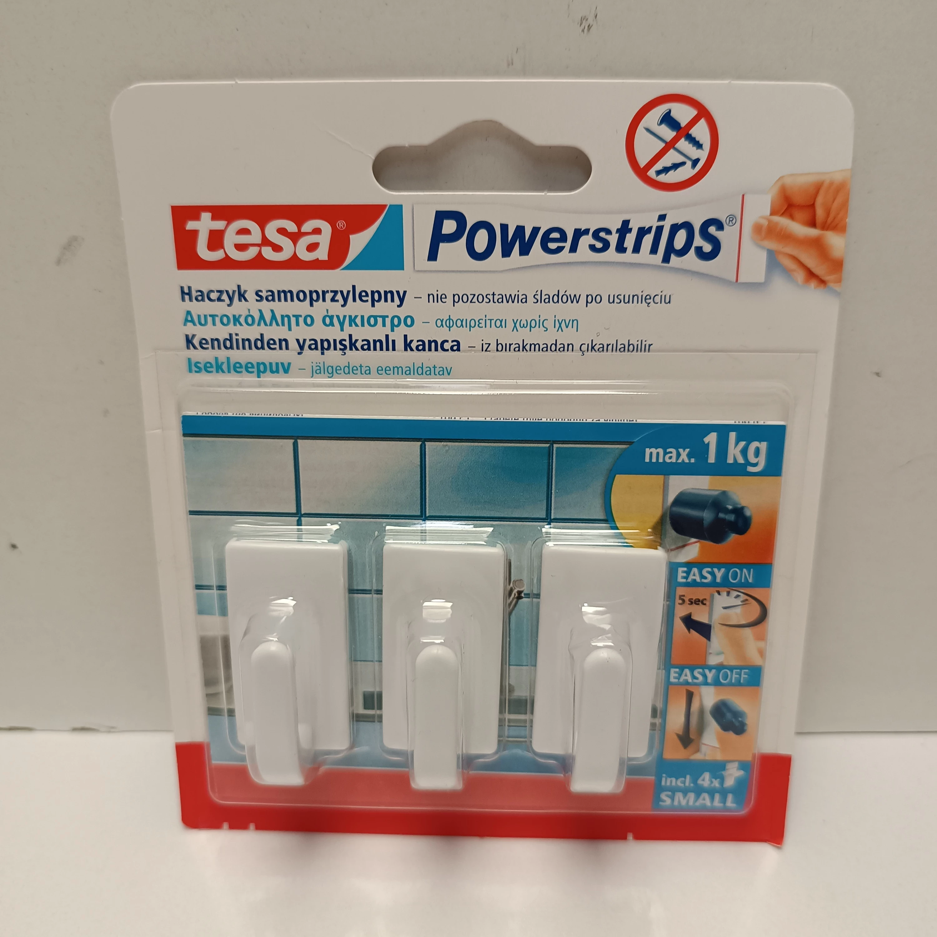 haczyk-samoprzylepny-kwadrat-3-sztuki-tesa-osiedle-teatralne-3u15-krakow