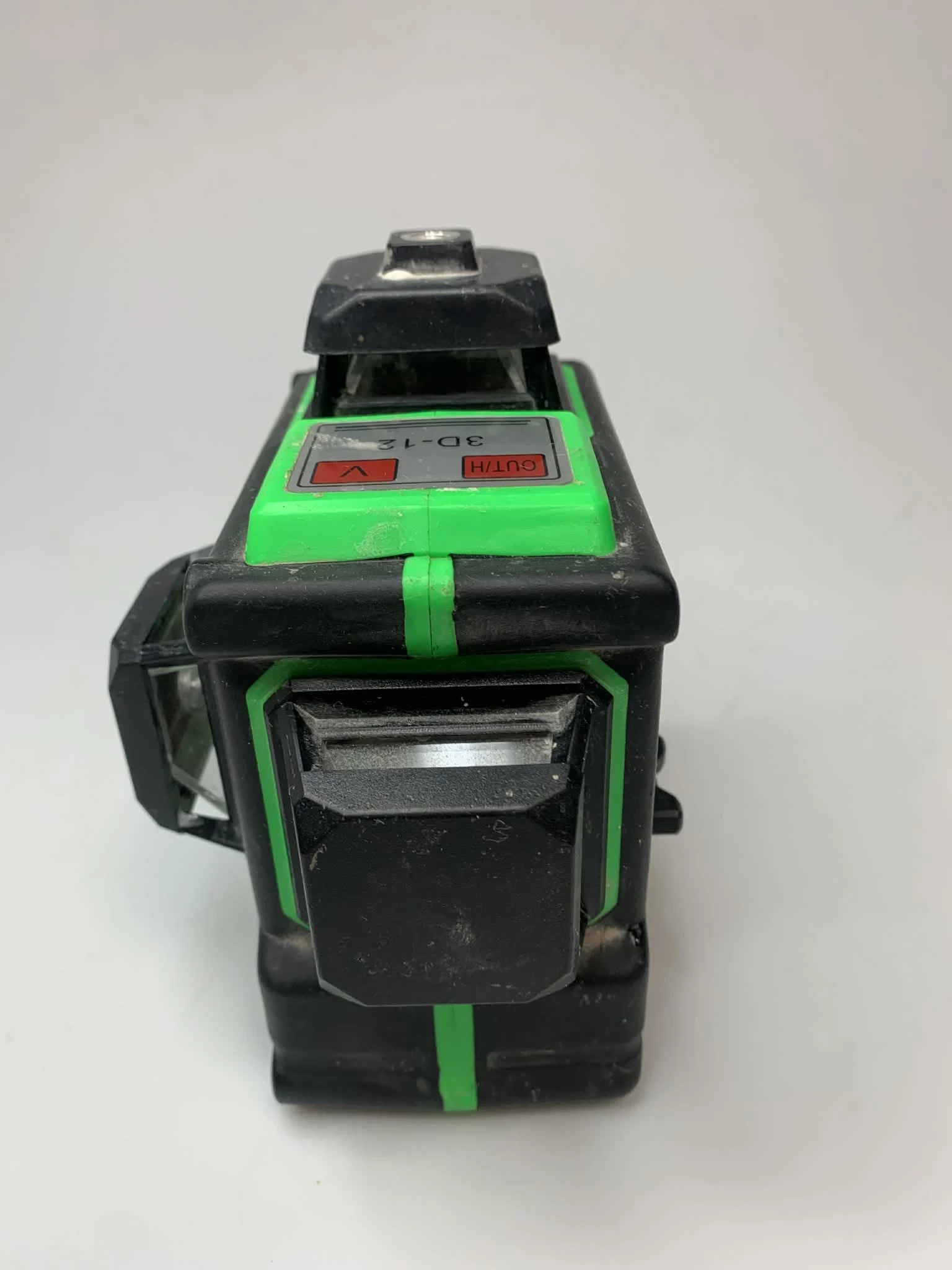 laser-krzyzowy-hilda-3d-12-maksymalny-zasieg-pracy-35