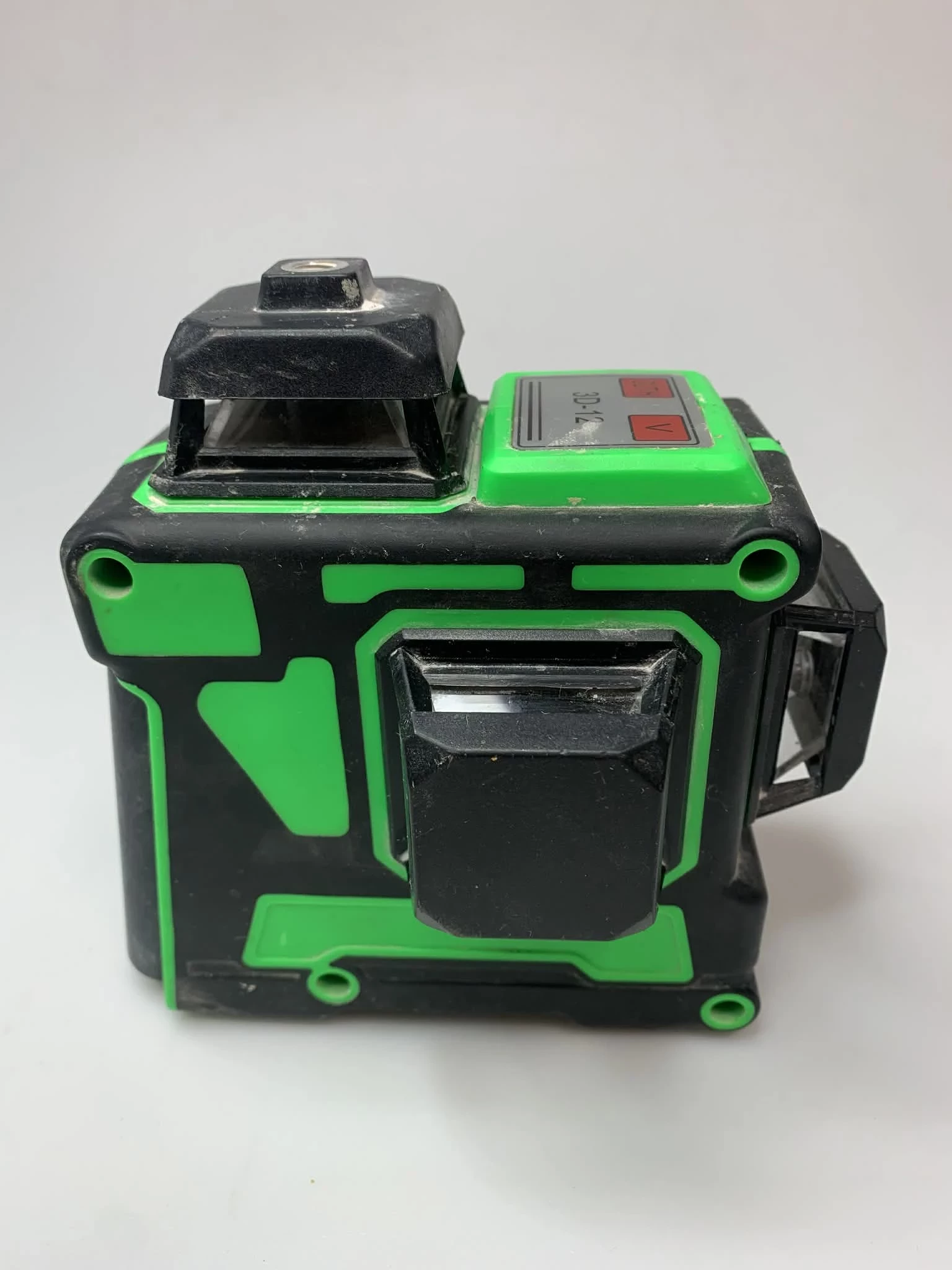 laser-krzyzowy-hilda-3d-12-stan-11323-2