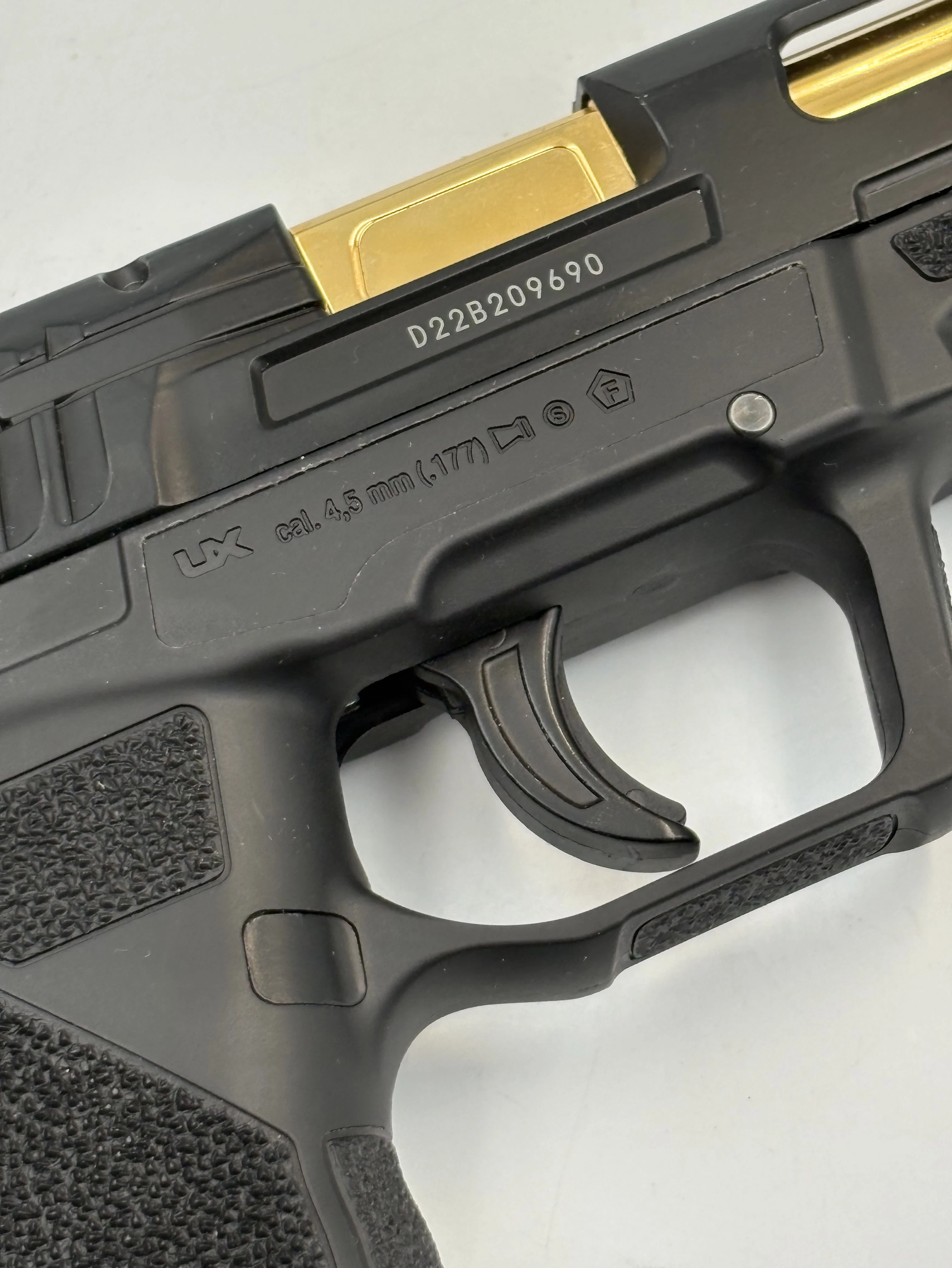 umarex-sa10-pistolet-na-sprezone-powietrze-co2-z-kulkami-marka-248811-1940472