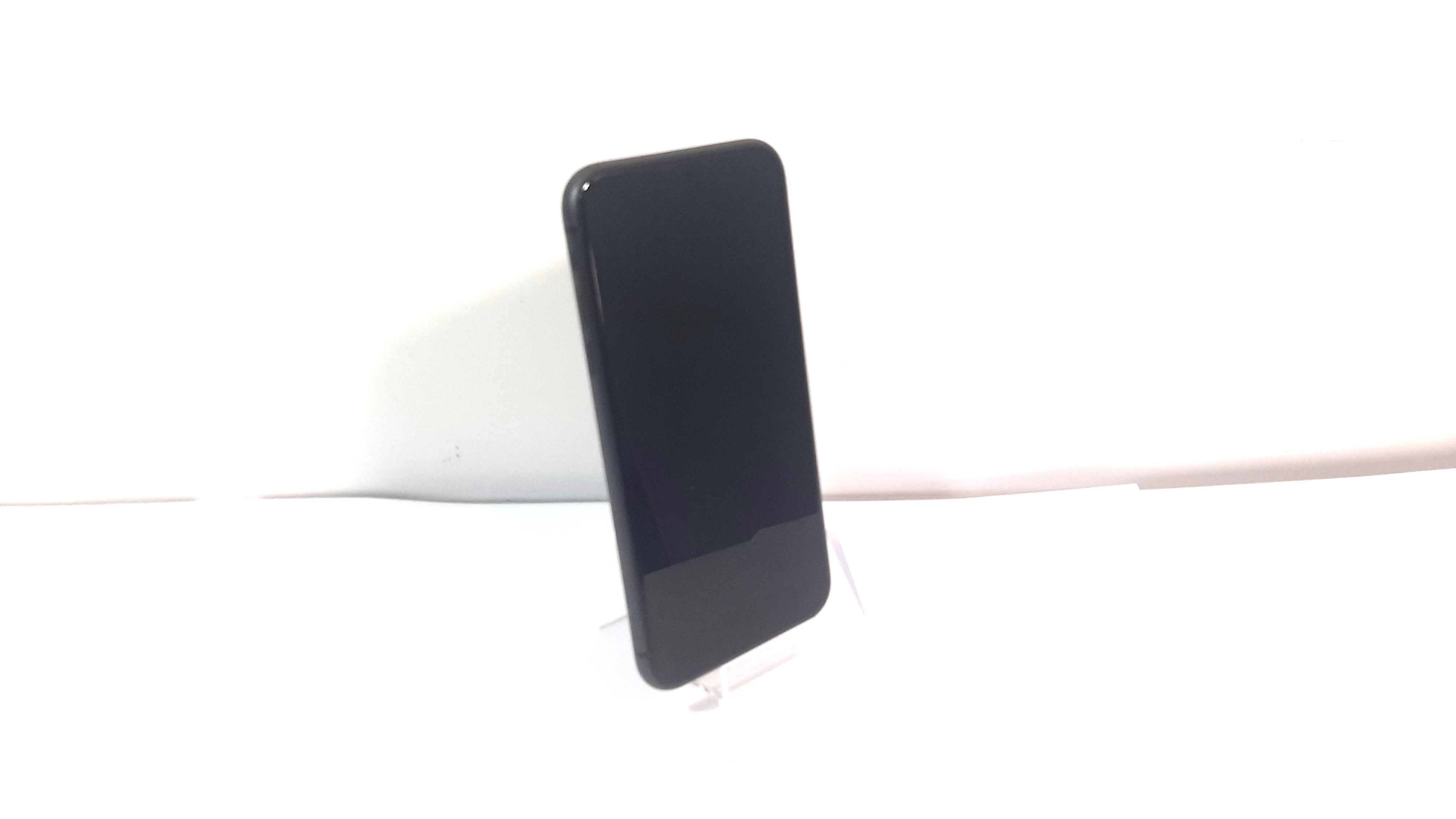 iphone-11-4-gb64gb-80-bat-stan-11323-2