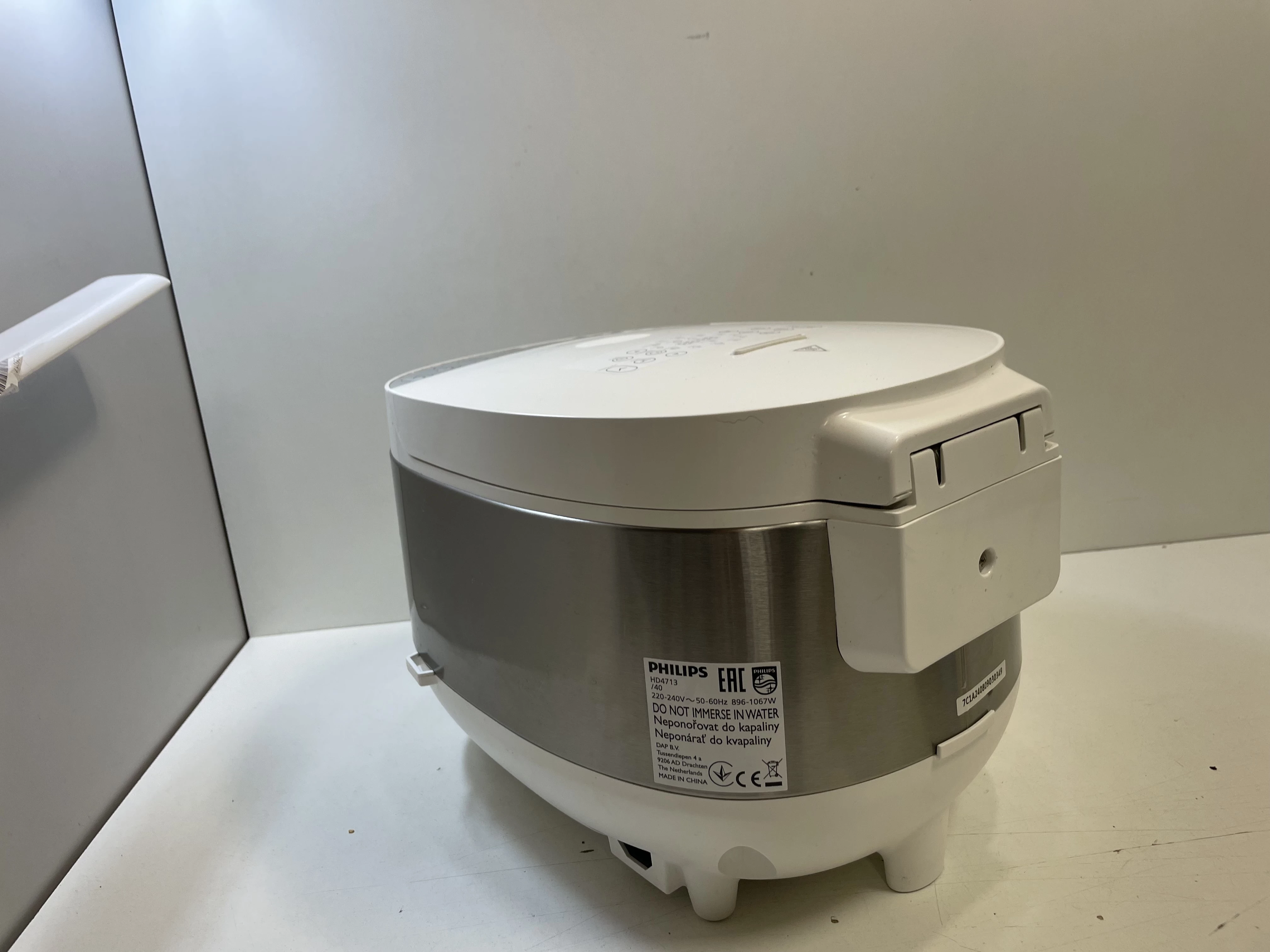 multicooker-philips-hd471340-moc-89600