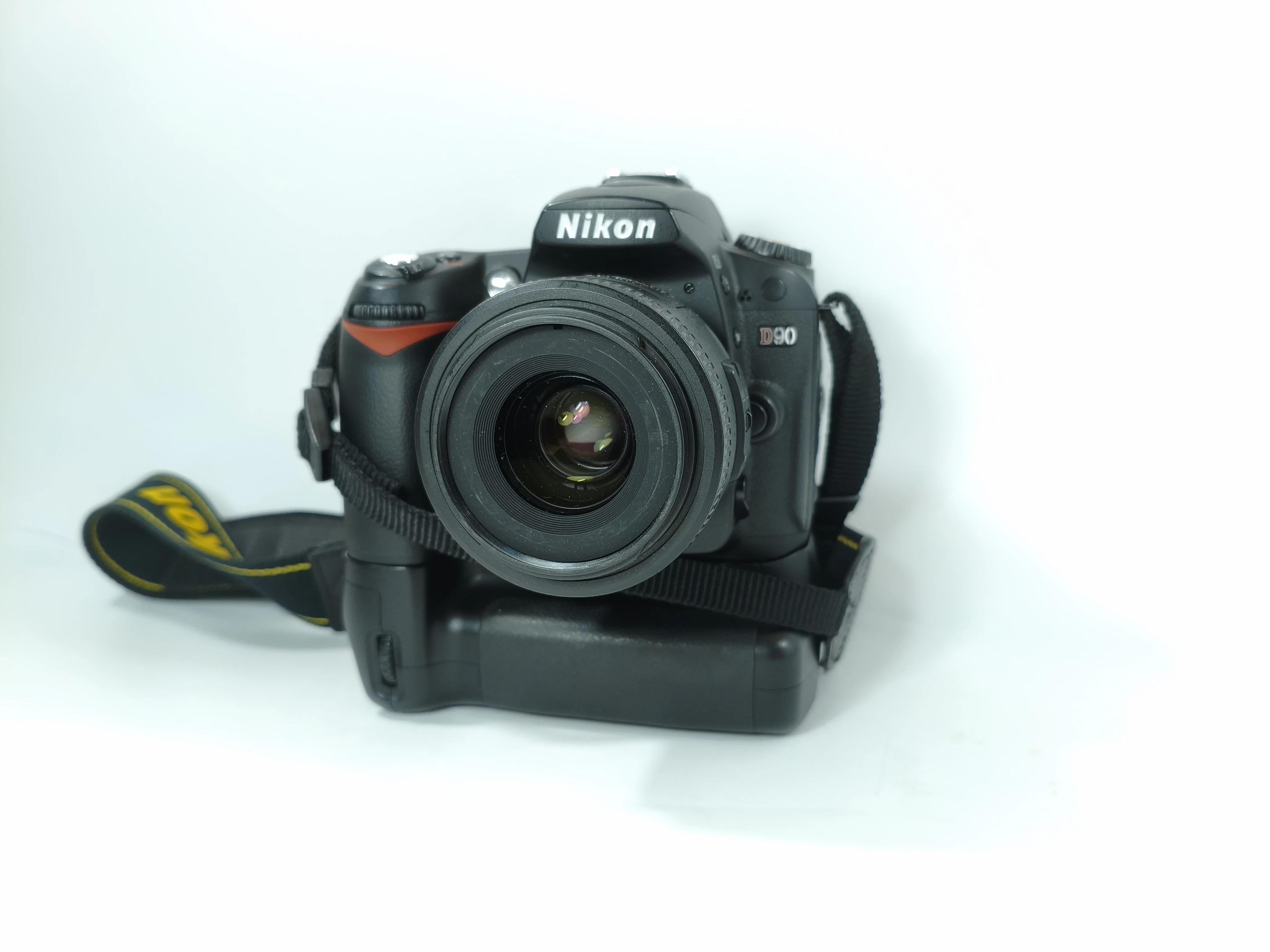 nikon-d90-nikon-dx-af-s-nikkor-35mm-11-8g-dostawka-nikon-mb-d80-kod-producenta-d90