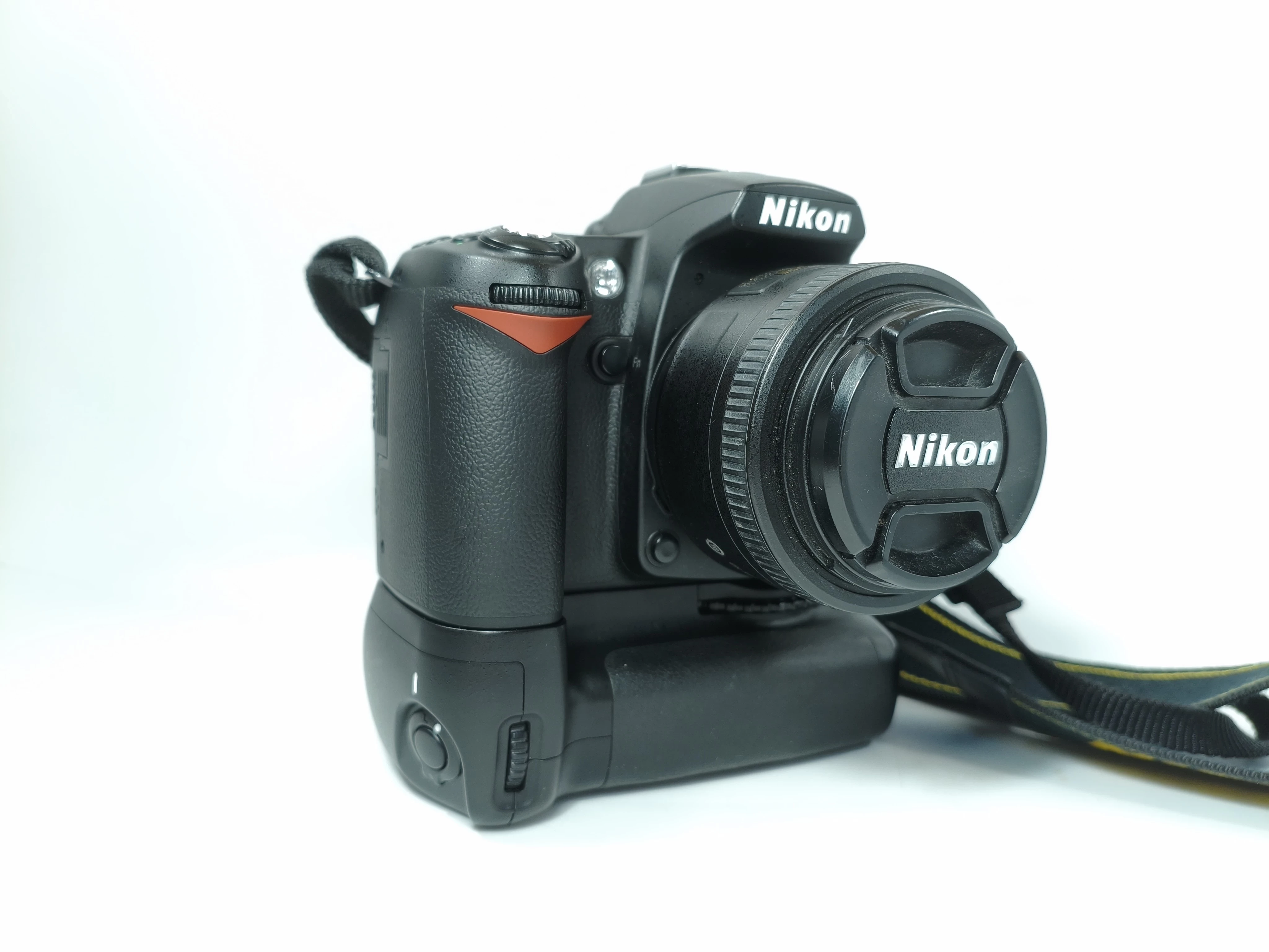 nikon-d90-nikon-dx-af-s-nikkor-35mm-11-8g-dostawka-nikon-mb-d80-ean-gtin-018208915705