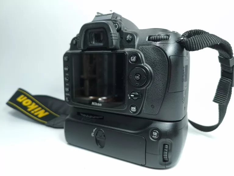 nikon-d90-nikon-dx-af-s-nikkor-35mm-11-8g-dostawka-nikon-mb-d80-stan-11323-2