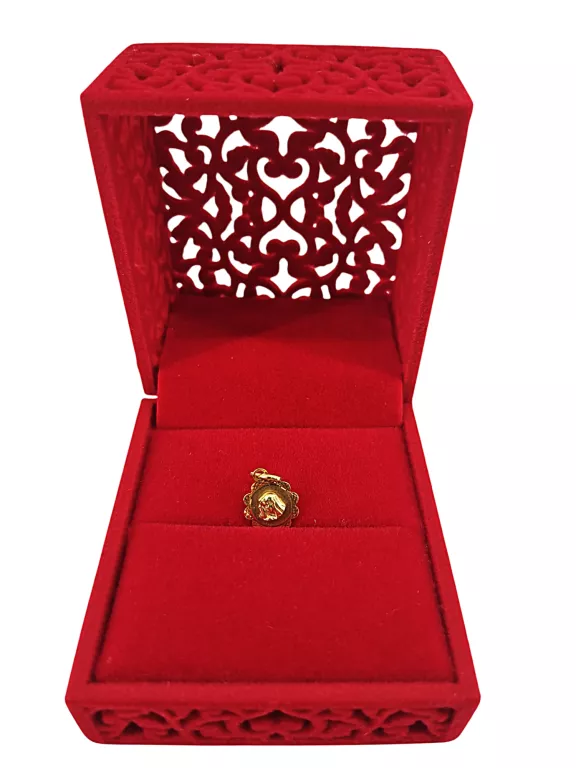 drobna-zlota-zawieszka-z-matka-boska-056g-585-stan-11323-2