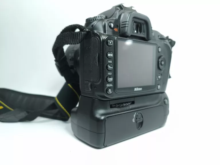 nikon-d90-nikon-dx-af-s-nikkor-35mm-11-8g-dostawka-nikon-mb-d80-rozdzielczosc-1230