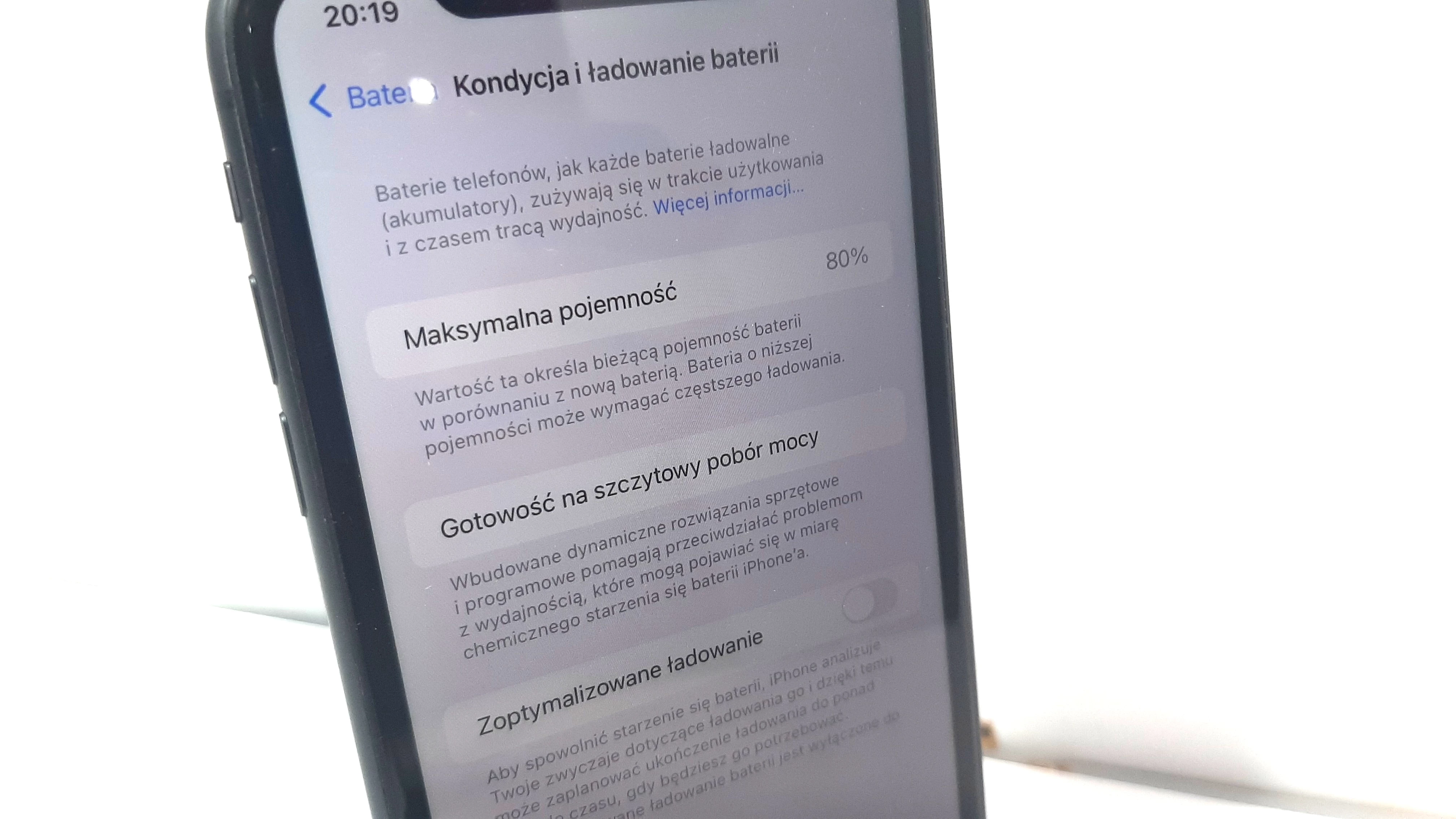 iphone-11-4-gb64gb-80-bat-przekatna-ekranu-610