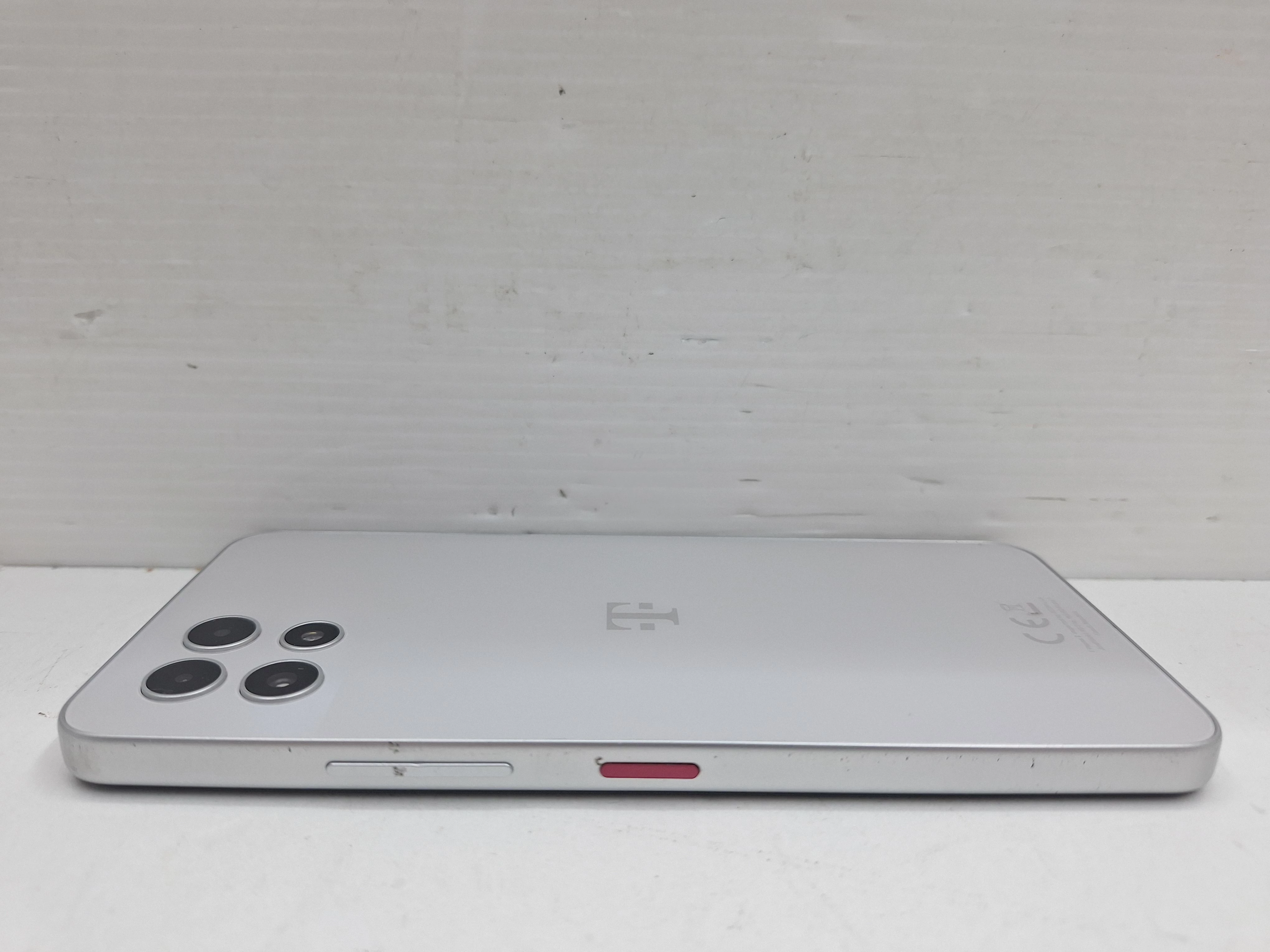 telefon-t-phone-2-przekatna-ekranu-660