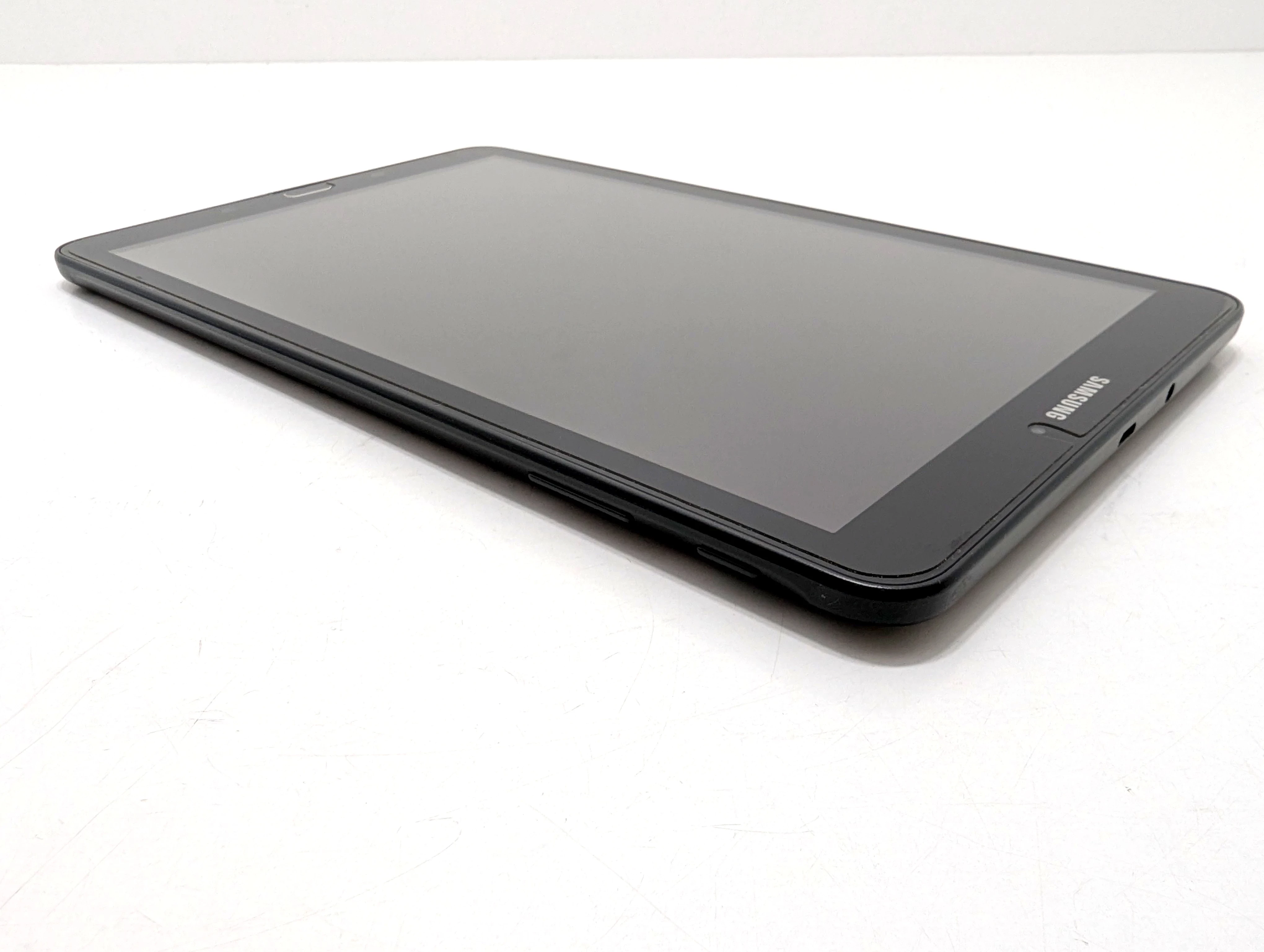 tablet-samsung-galaxy-tab-e-t560-8gb-etui-kod-producenta-sm-t560