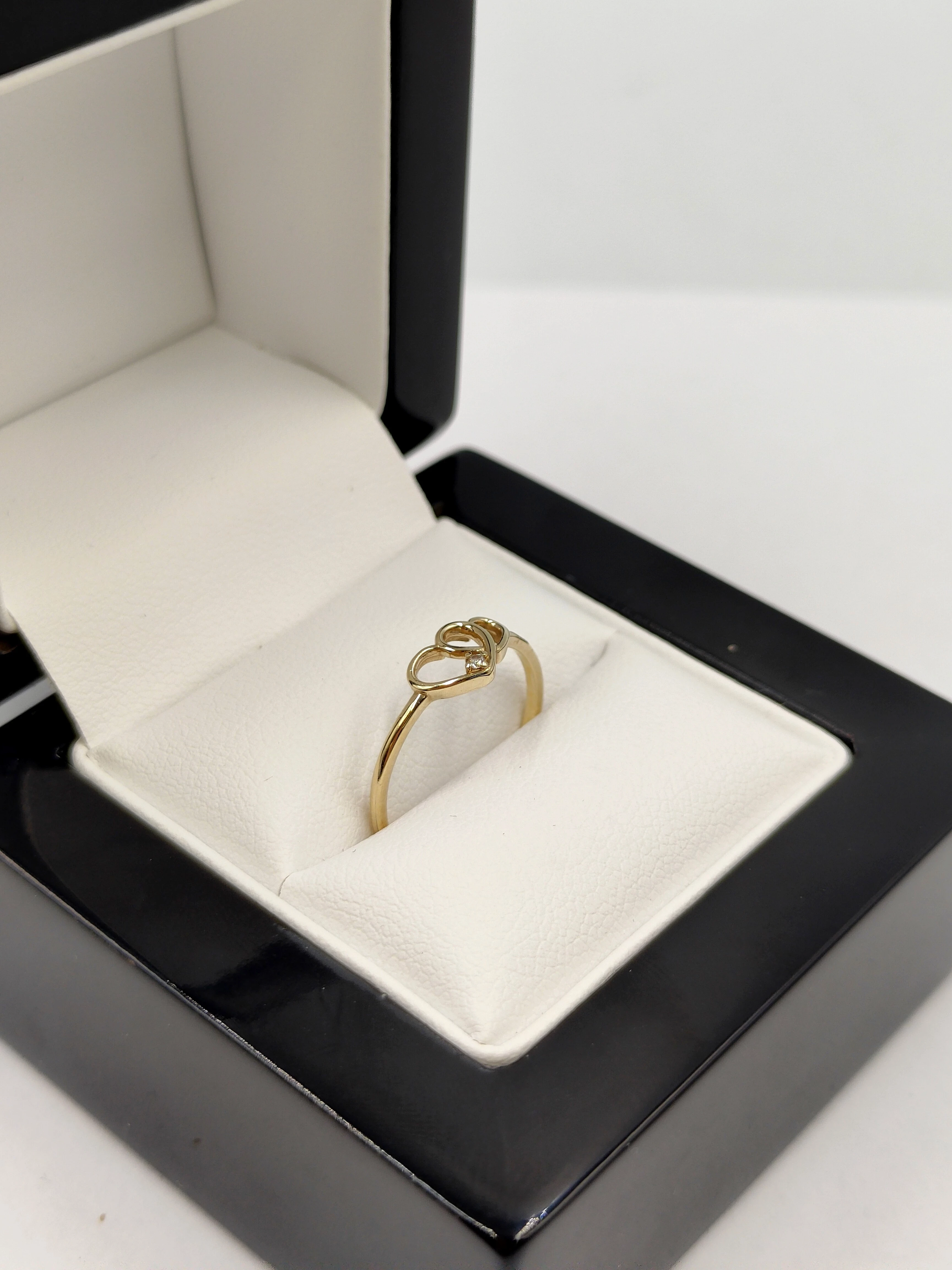 zloty-pierscionek-z-serduszkami-i-cyrkonia-8k-333-r11-071-g-wlotowa-5b-krakow