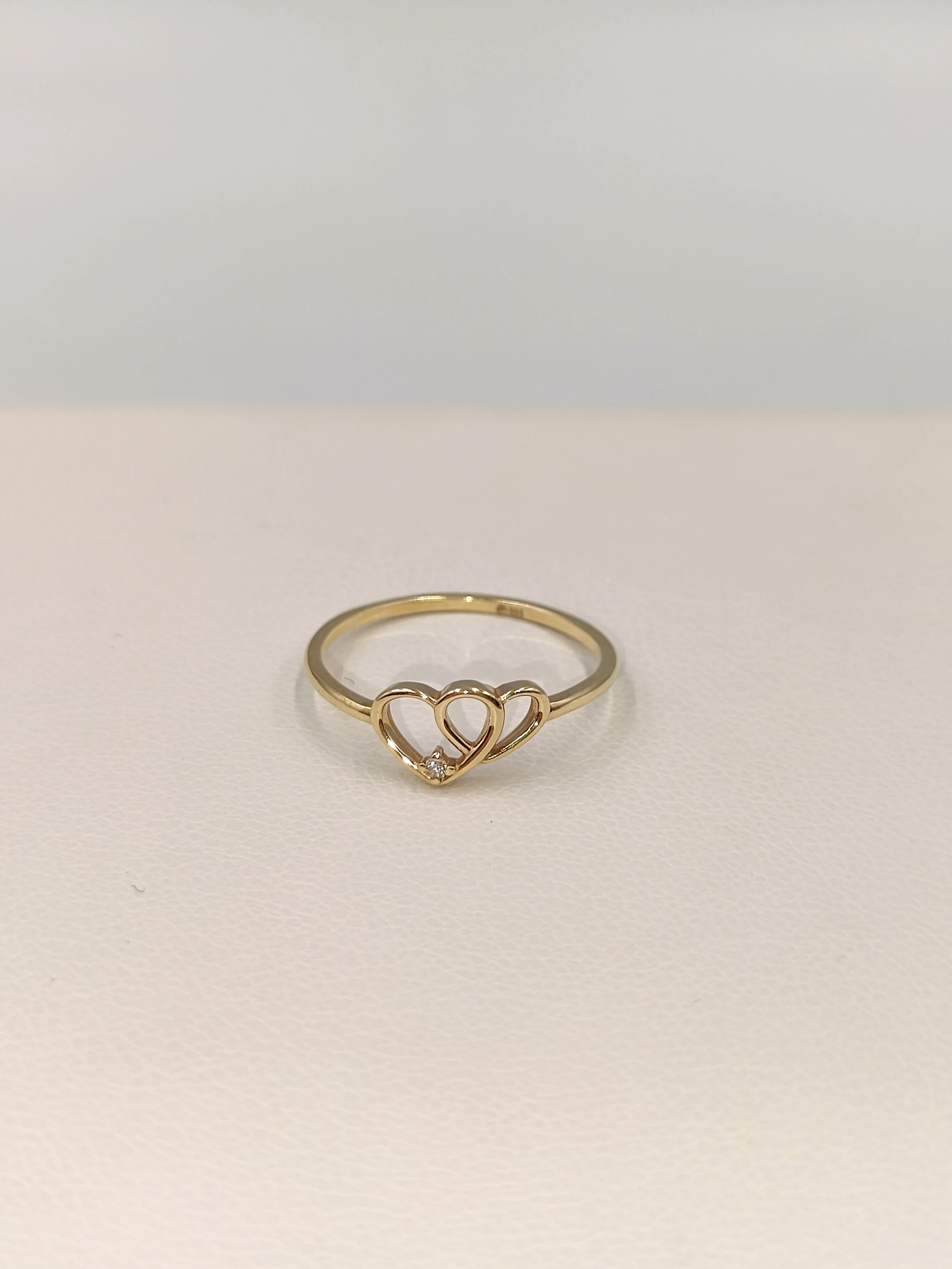 zloty-pierscionek-z-serduszkami-i-cyrkonia-8k-333-r11-071-g-kamien-17088-128