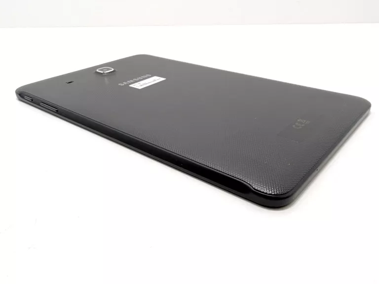 tablet-samsung-galaxy-tab-e-t560-8gb-etui-system-operacyjny-16332-1