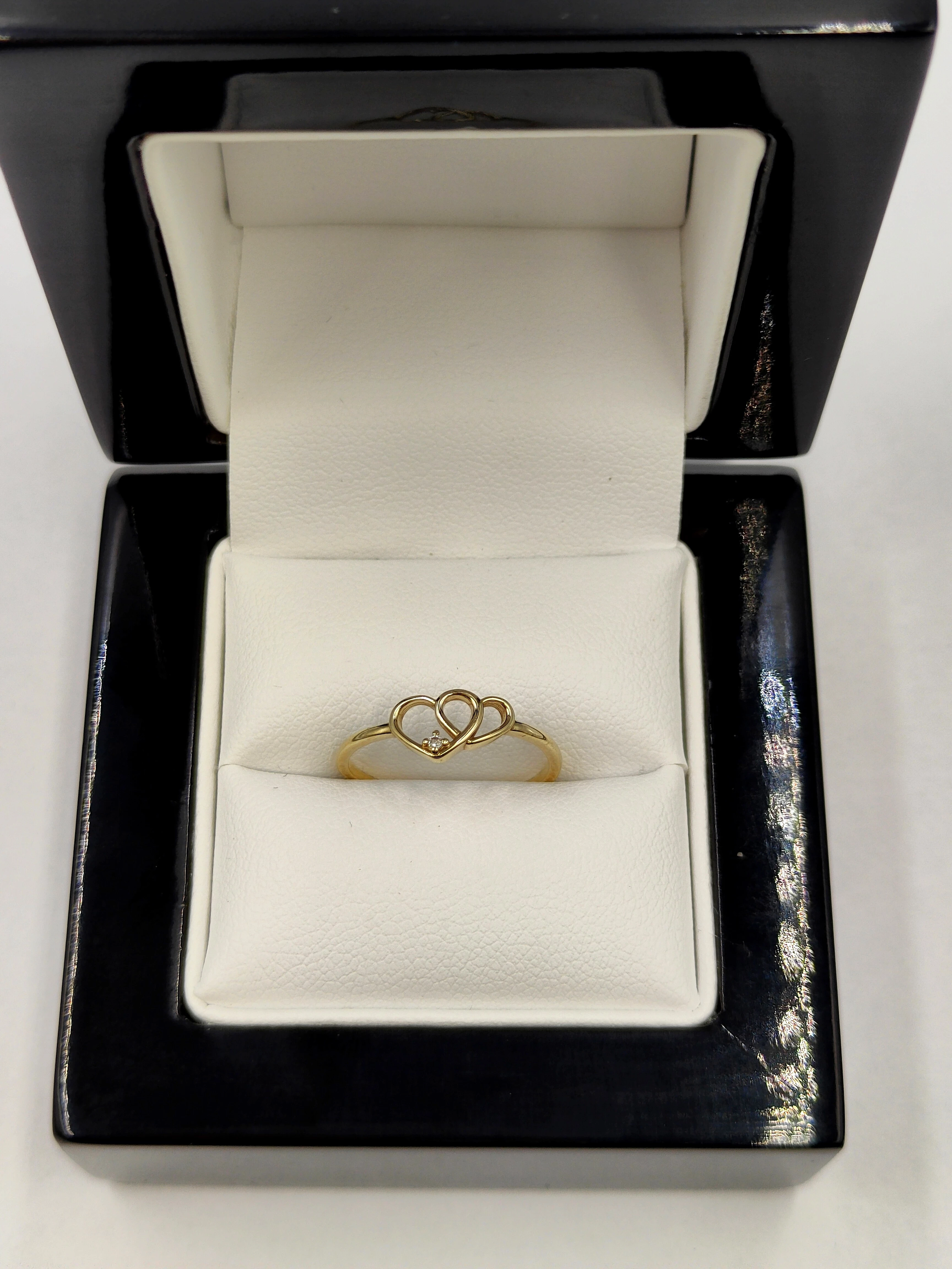 zloty-pierscionek-z-serduszkami-i-cyrkonia-8k-333-r11-071-g-material-15835-2