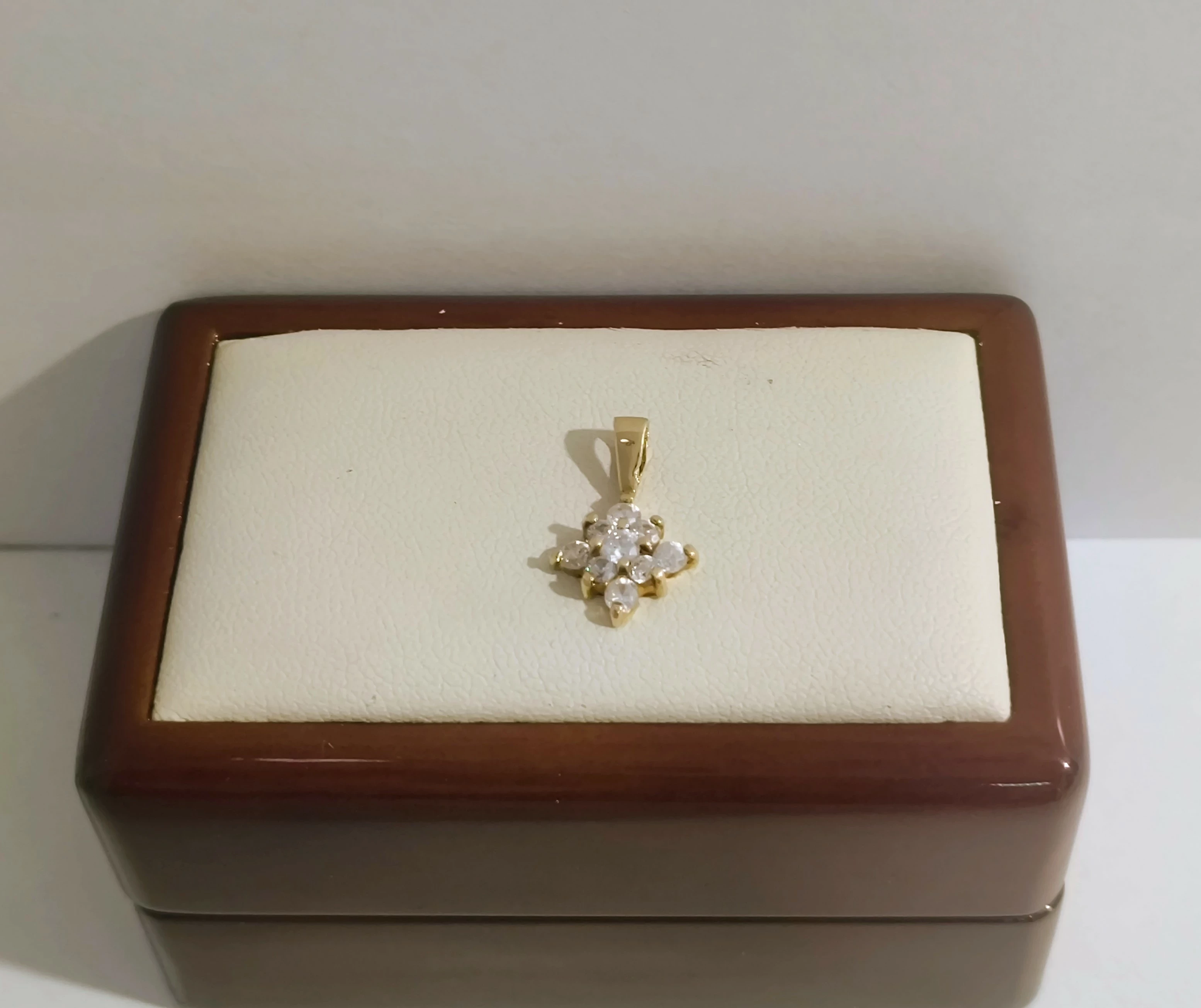 zlota-zawieszka-585112-wojska-polskiego-112-swiecie